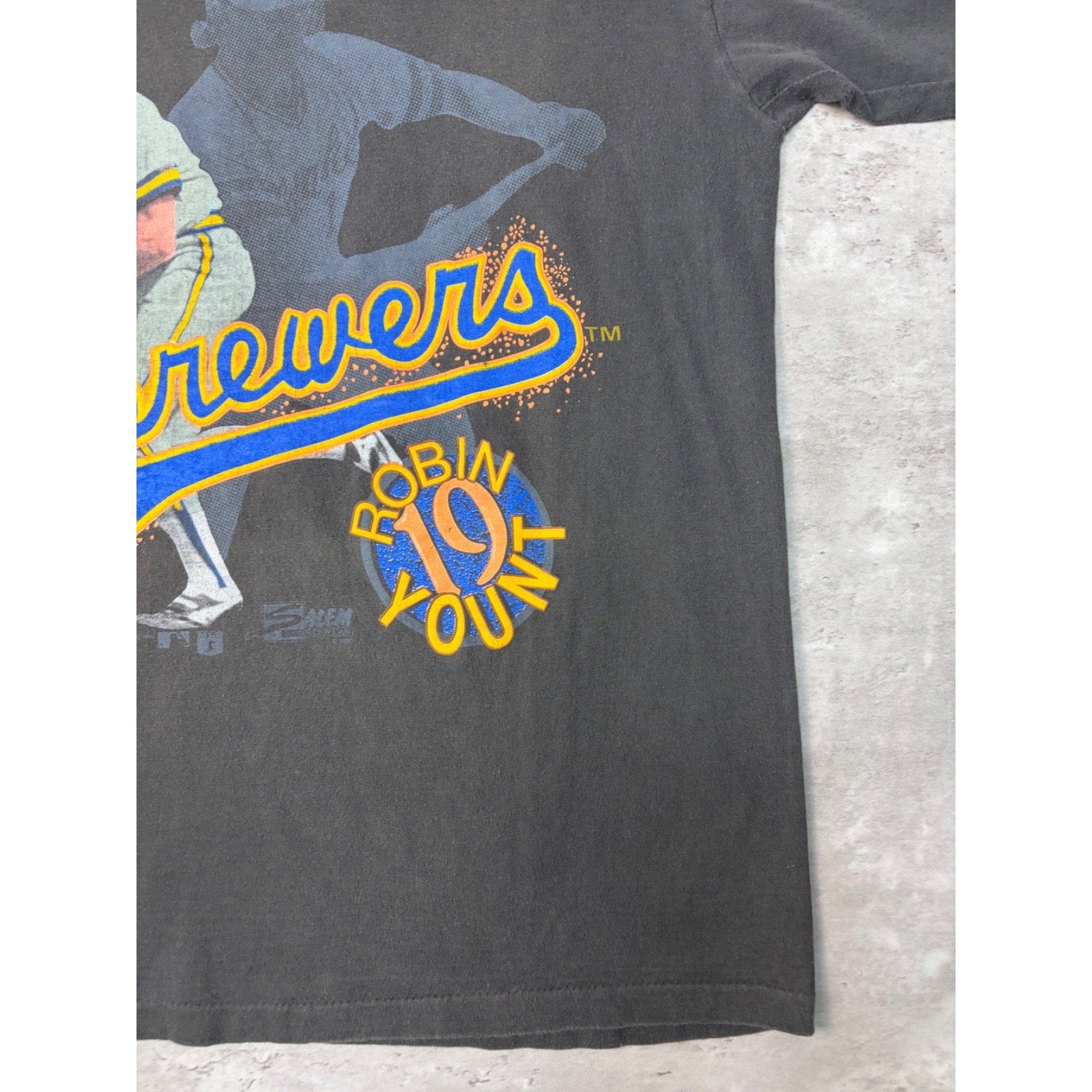 1990 Robin Yount #19 Milwaukee Brewers MLB Player Graphic T-Shirt Size Large
