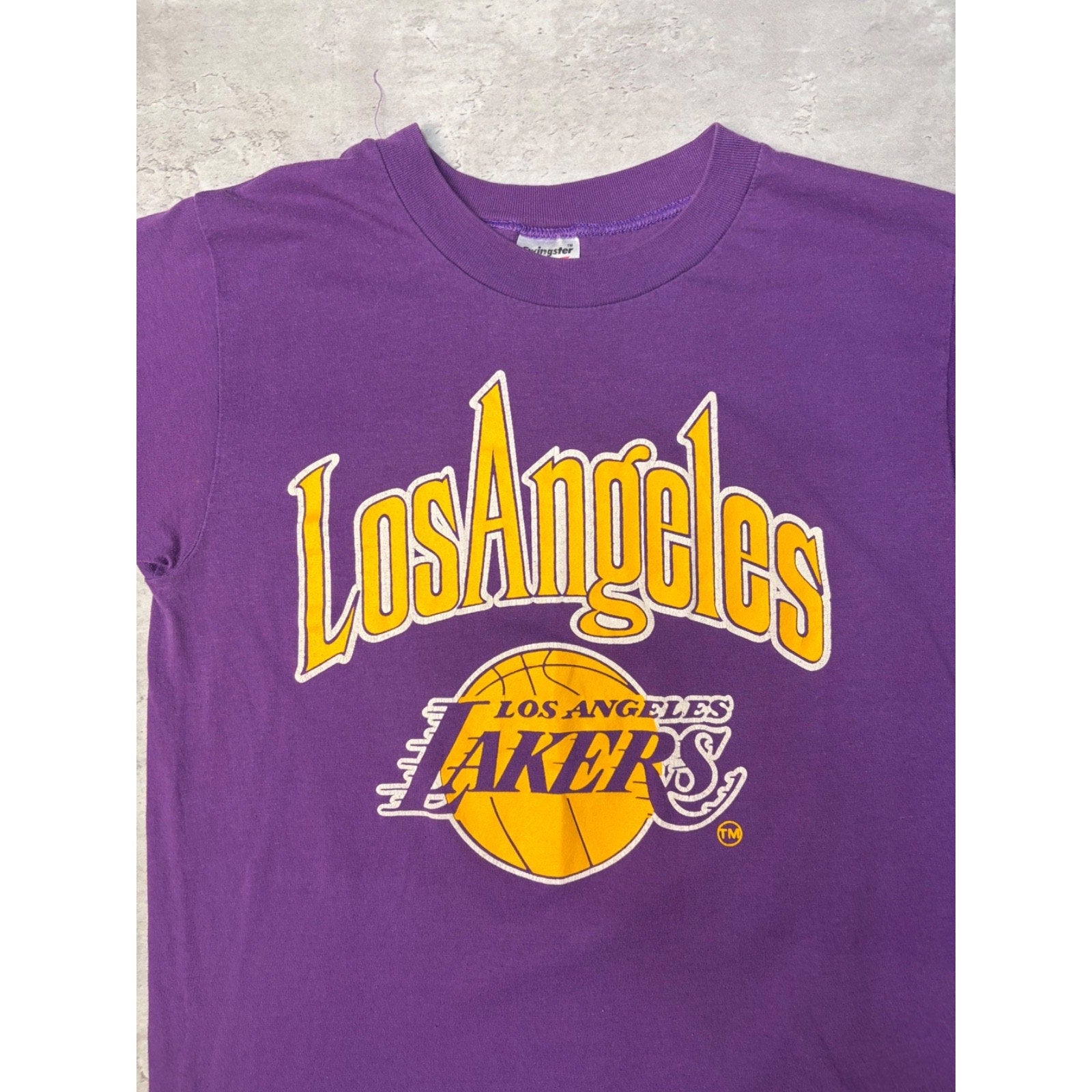 Vintage 80s/90s Los Angeles Lakers NBA Graphic Logo Spellout T-Shirt Size Medium