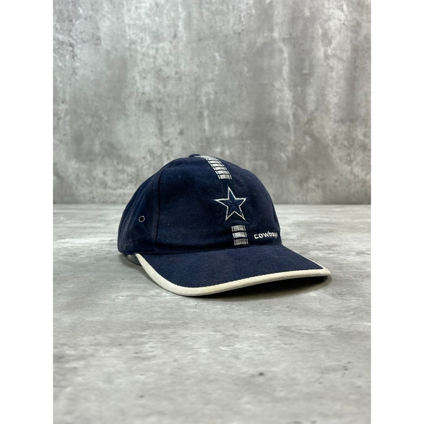 Vintage 90s Dallas Cowboys NFL Embroidered Logo Football Strapback Hat OSFA