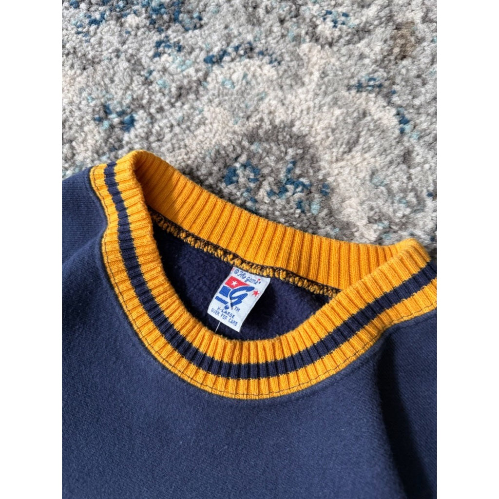 Vintage Notre Dame Fighting Irish NCAA Embroidered Logo Sweatshirt Size XL