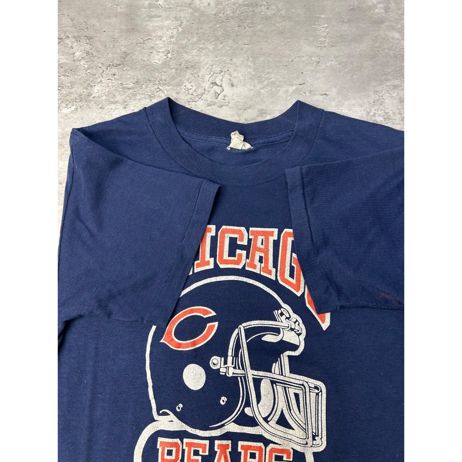 Vintage 80s Chicago Bears NFL Helmet Spellout Graphic Football T-Shirt Sz Medium