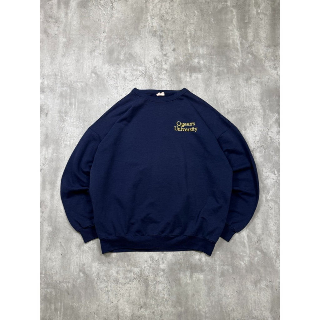 Vintage 90s Queens University NCAA Embroidered Spellout Sweatshirt Size XL