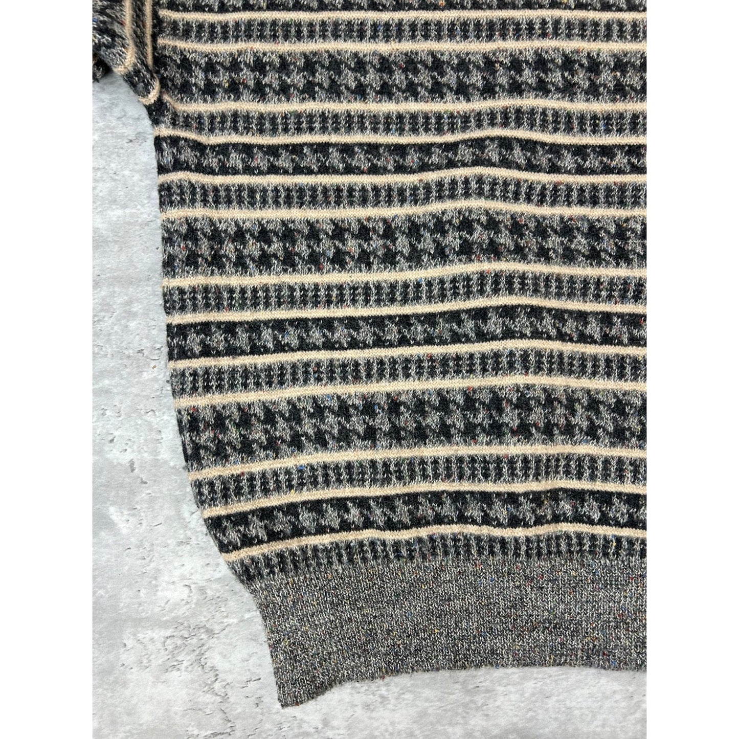 Vintage 80s/90s Abstract Print Pullover Ribbed Knit Sweater Size XL