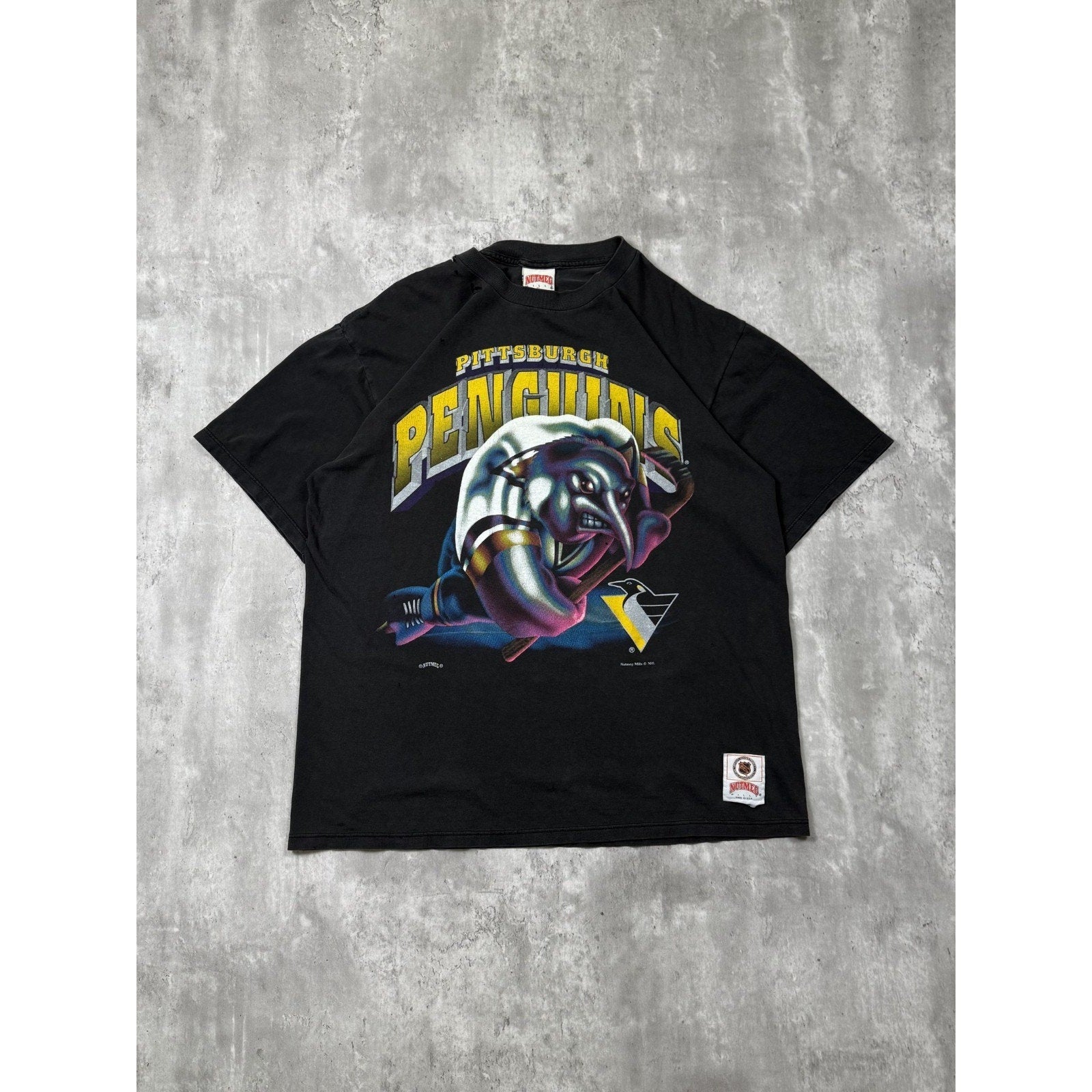 Vintage 90s Pittsburgh Penguins NHL Cartoon Graphic Hockey T-Shirt Size XL
