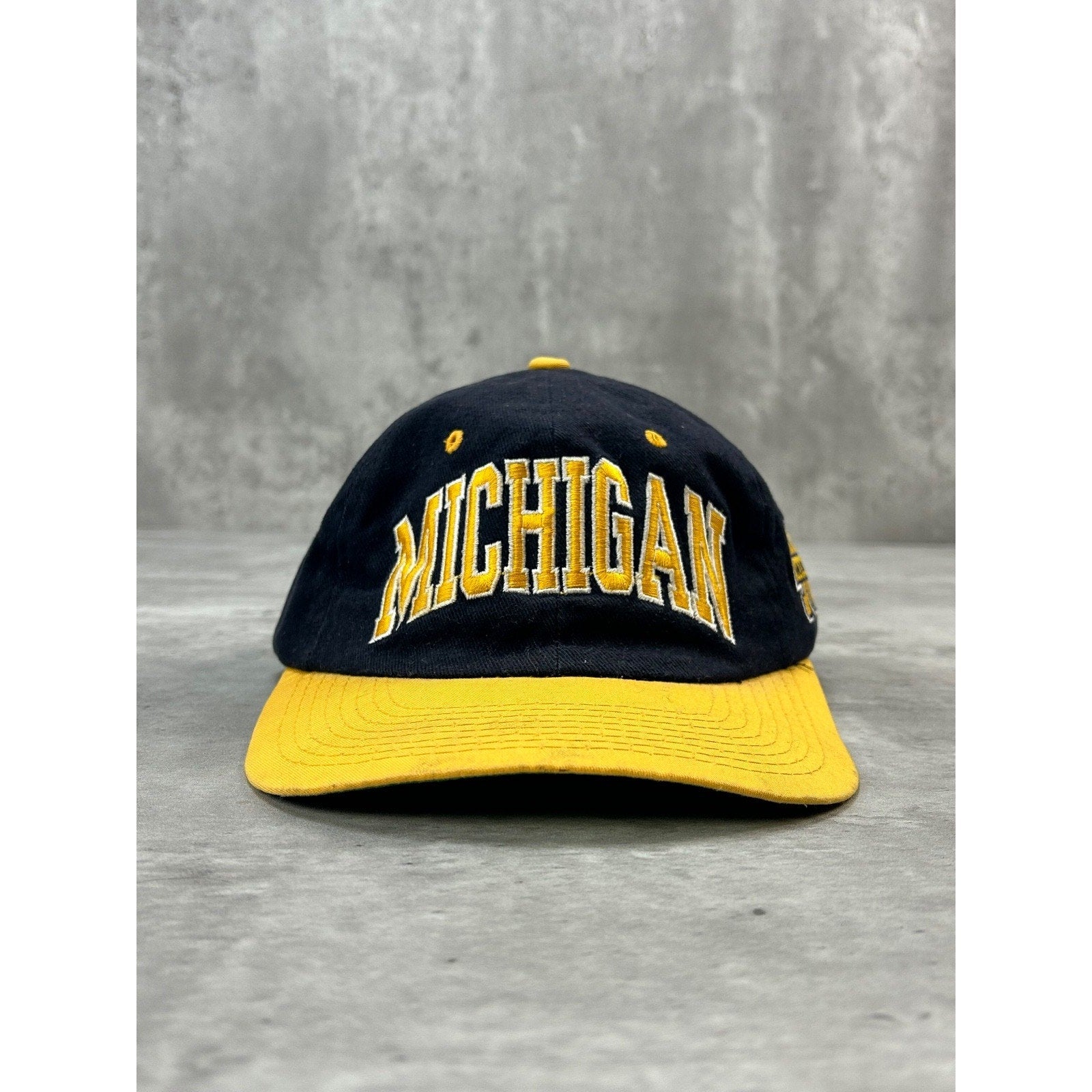 Vintage 90s Michigan Wolverines NCAA Starter Arc Spellout YOUTH Strapback Hat