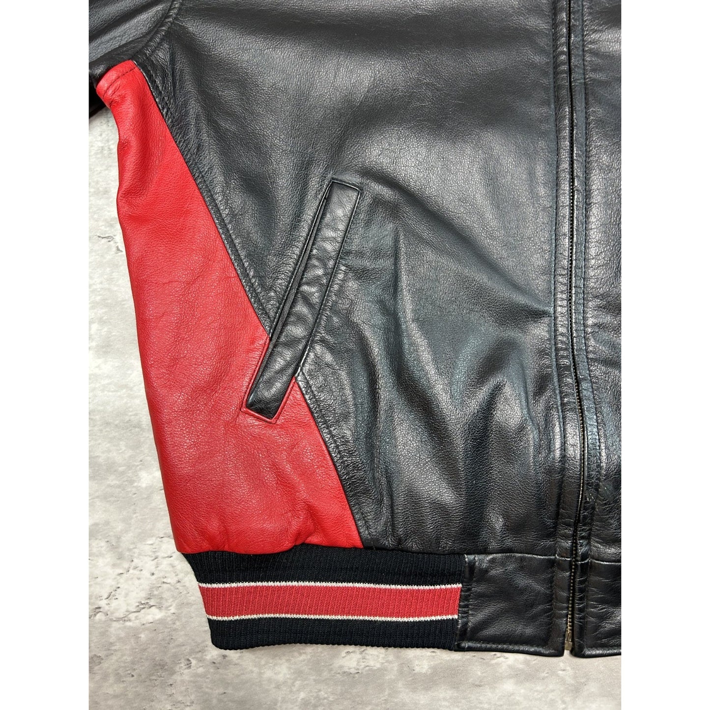 Vintage Detroit Red Wings NHL Embroidered Logo Pleather Jacket Size Large