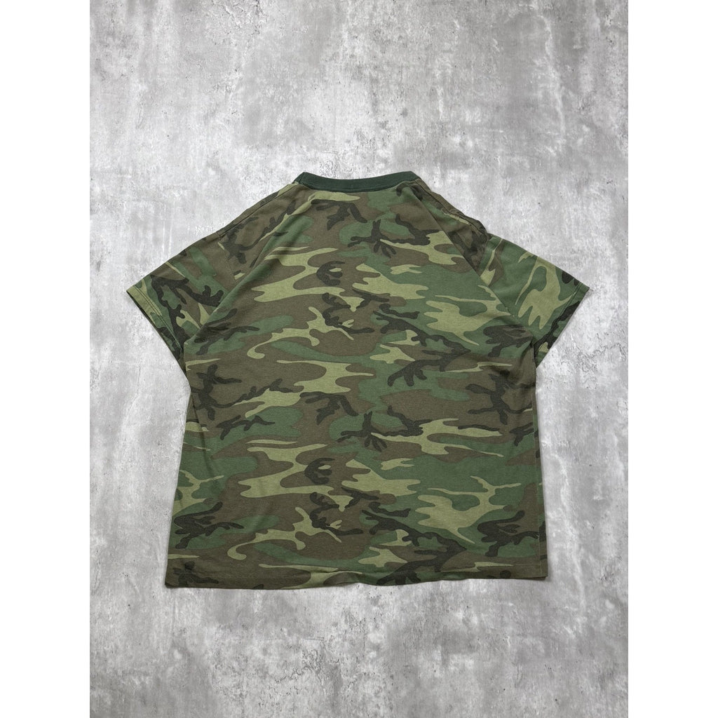 Vintage 1990s Woodland Camo Military T-Shirt Size XL