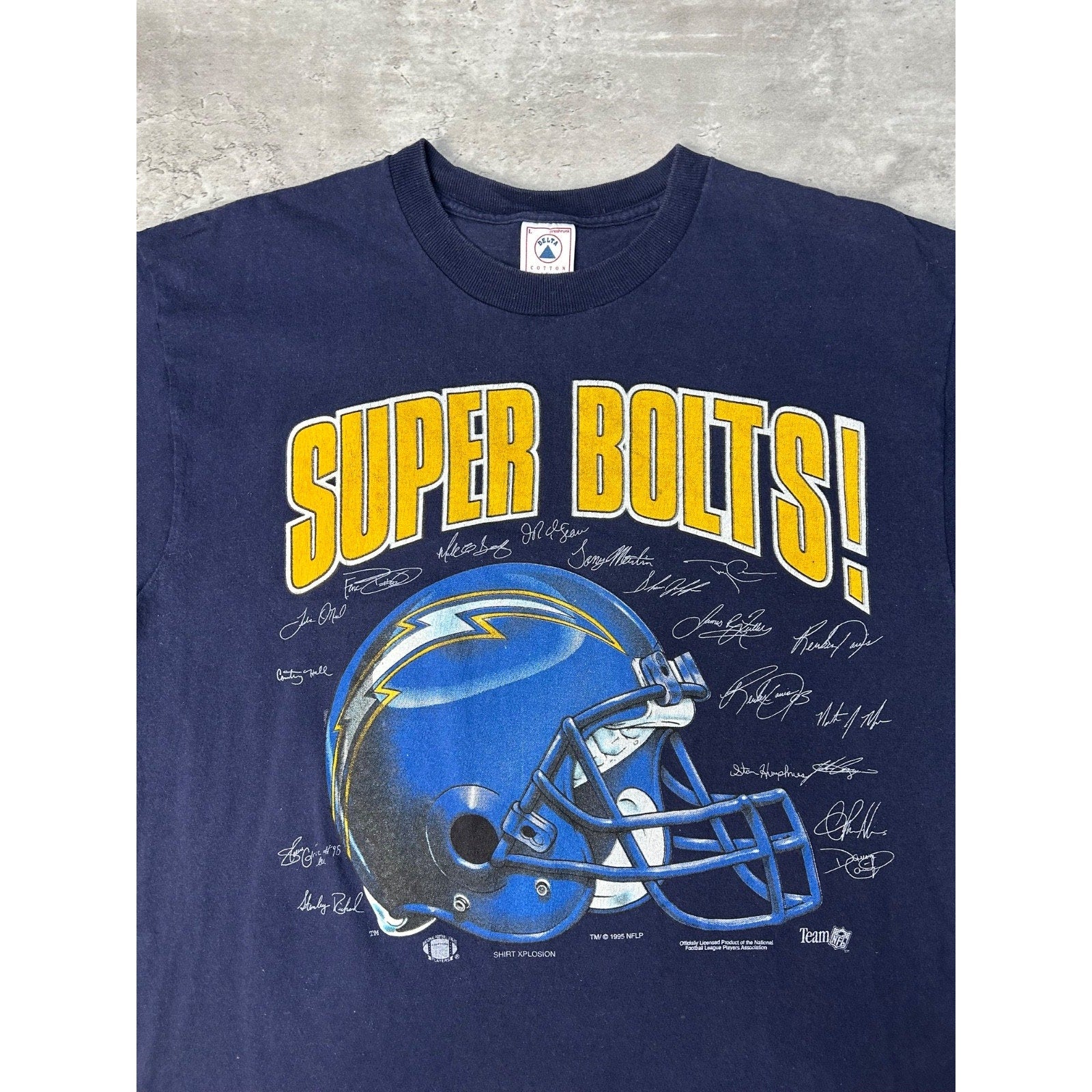 1995 Los Angeles Chargers NFL Super Bolts Helmets Graphic T-Shirt Size Large