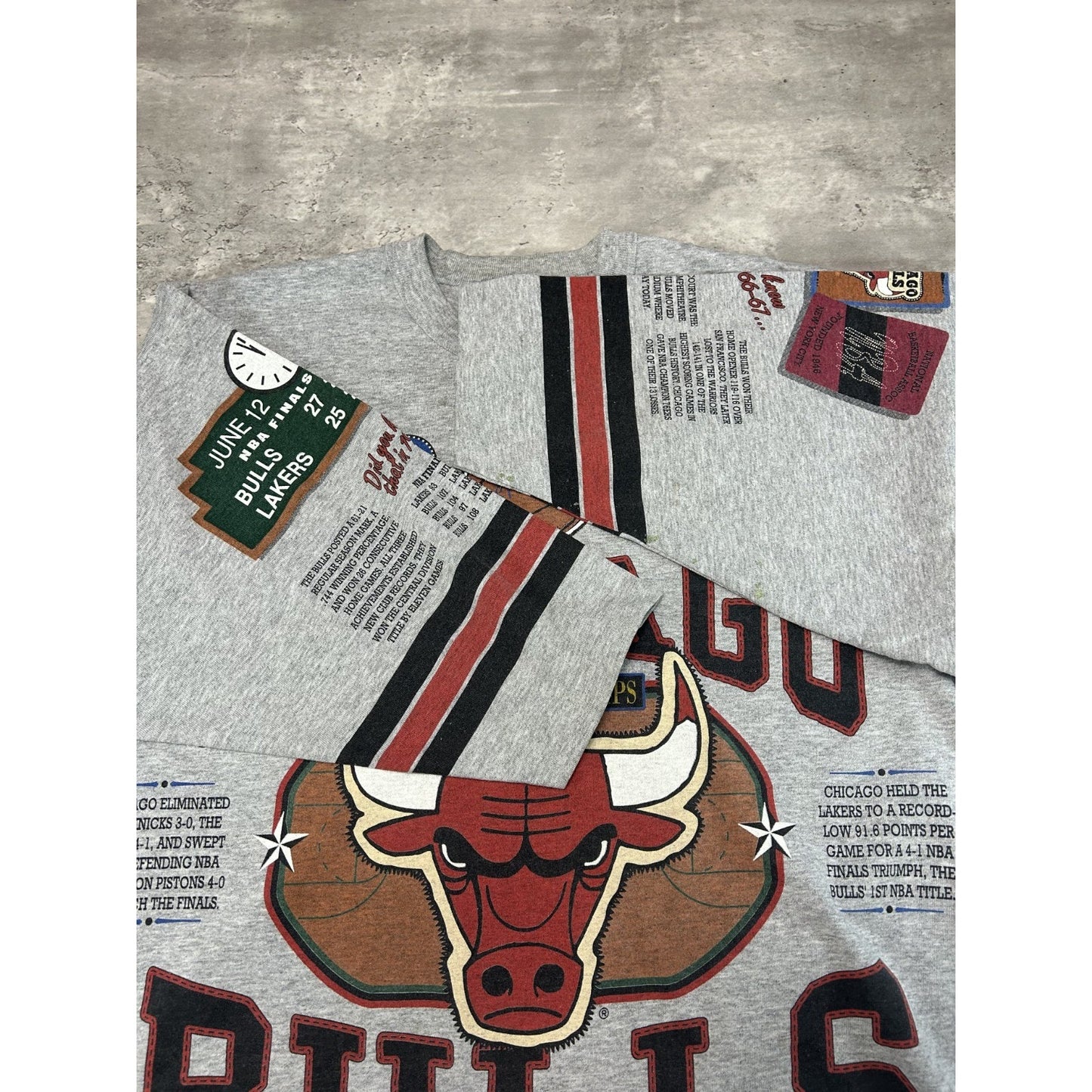 Vintage 90s Chicago Bulls NBA Graphic All Over Print 3/4 Sleeve T-Shirt Size XL