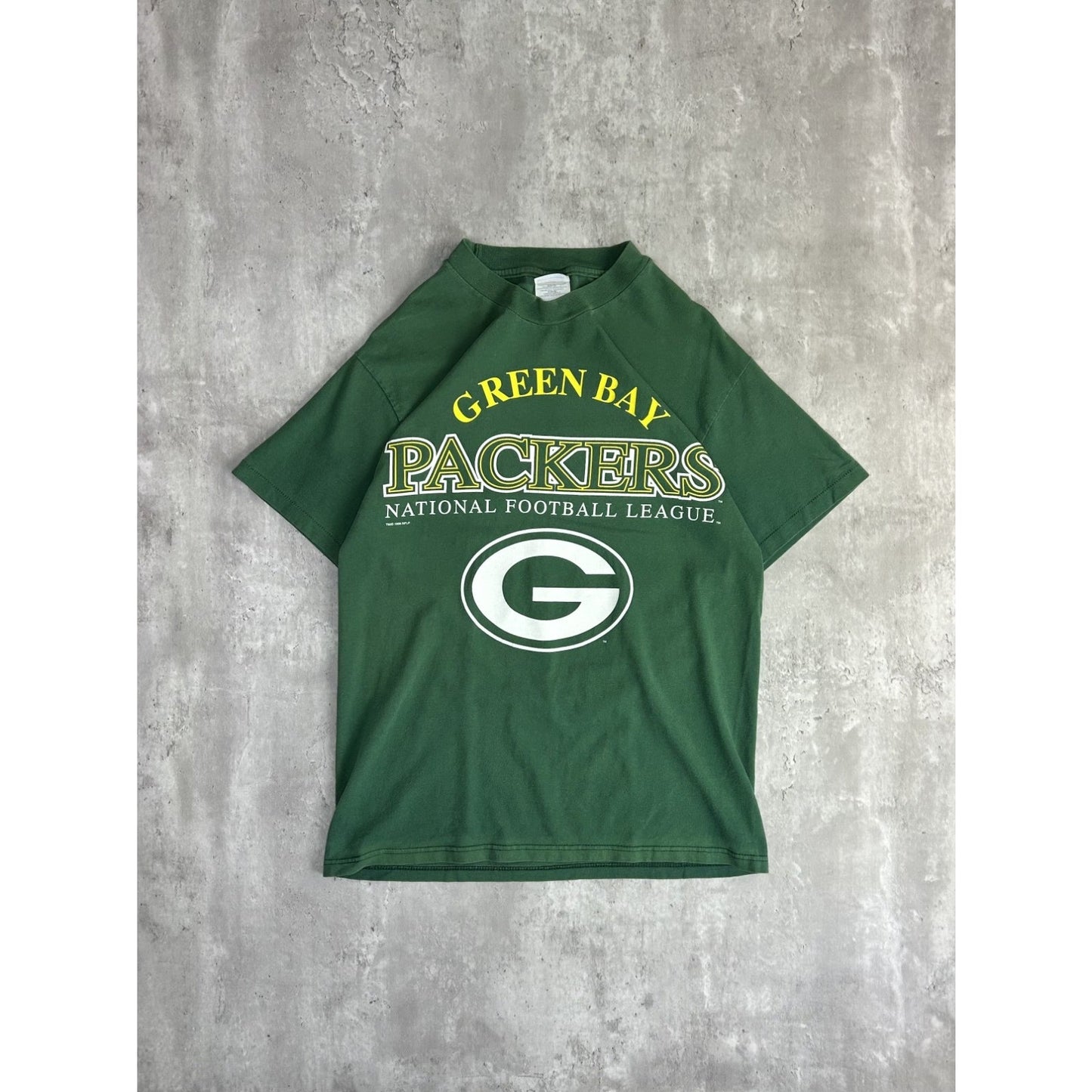 Vintage 90s Green Bay Packers NFL Spellout Graphic T-Shirt Size Medium