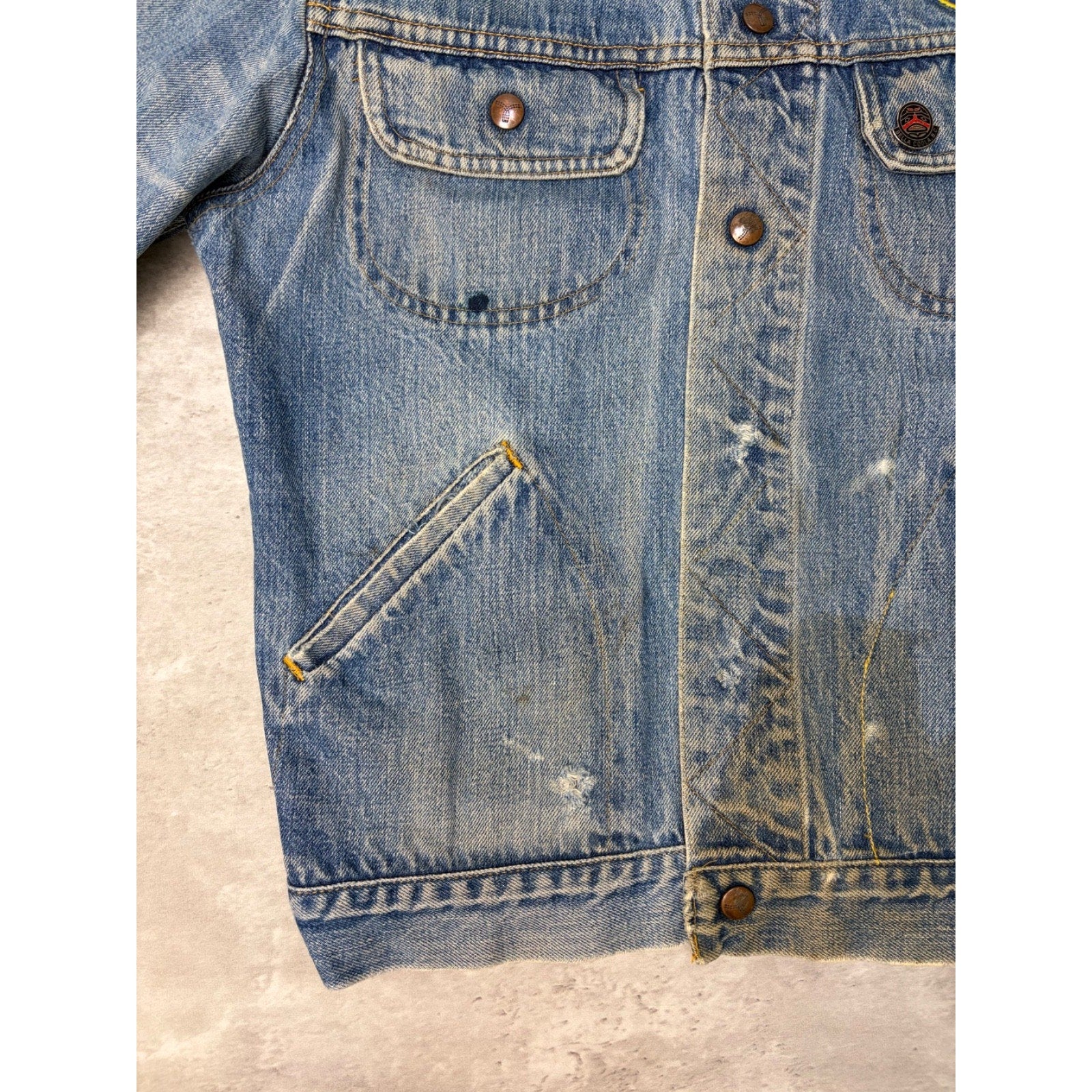 Vintage 1960s GWG Kings Medium Wash Denim Trucker Jacket Size Medium