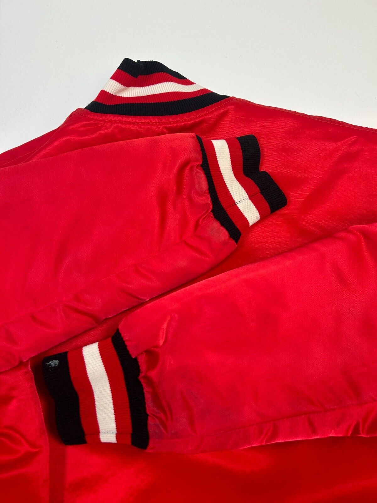 Vintage 90s Chicago Blackhawks NHL Satin Bomber Jacket Size Small Red