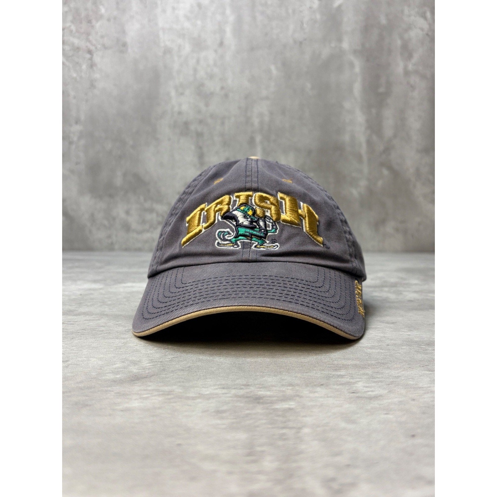 Vintage Notre Dame Fighting Irish NCAA Embroidered Logo Strapback Hat OSFA