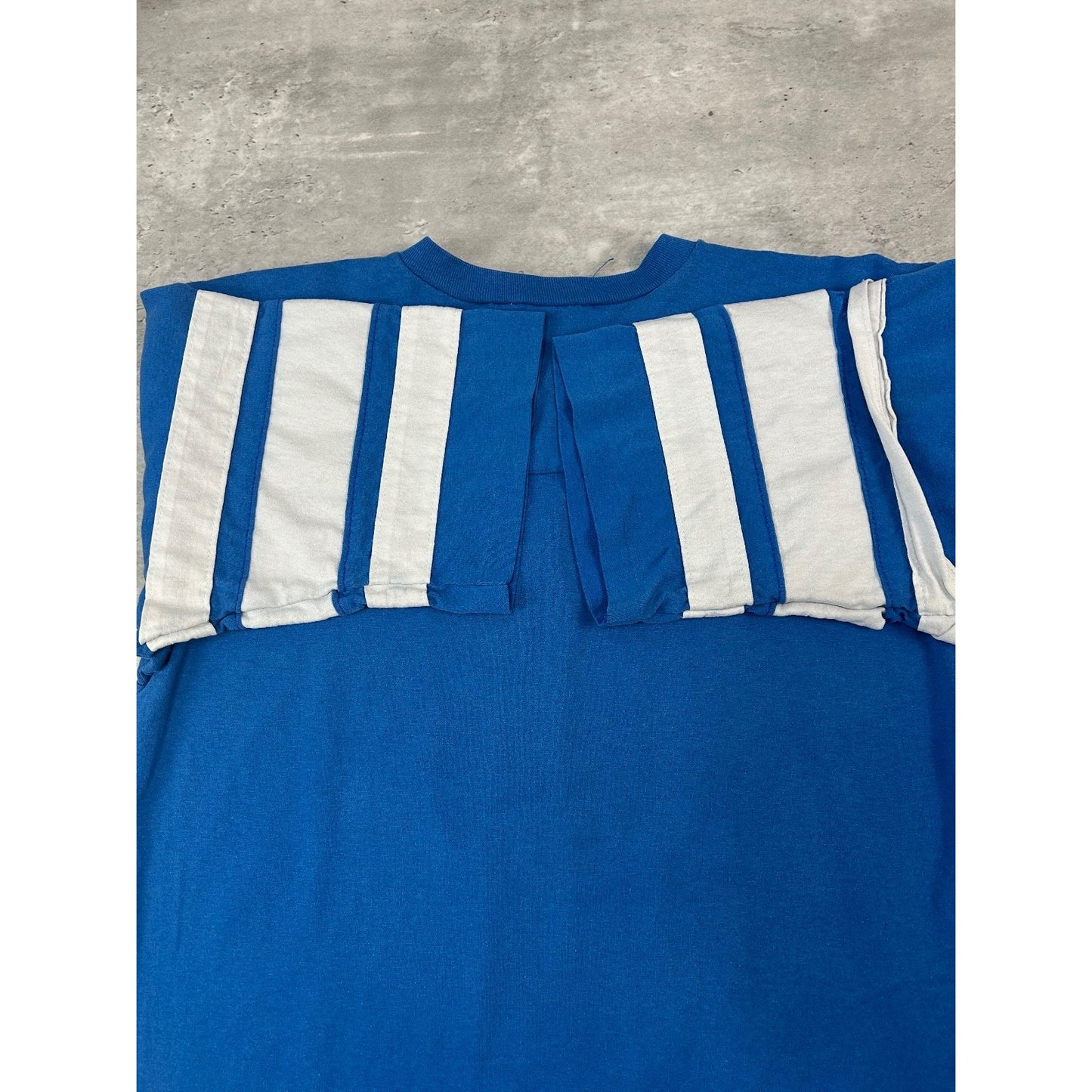 Vintage 90s Buffalo Sabres NHL Spellout Graphic T-Shirt Jersey Size Medium