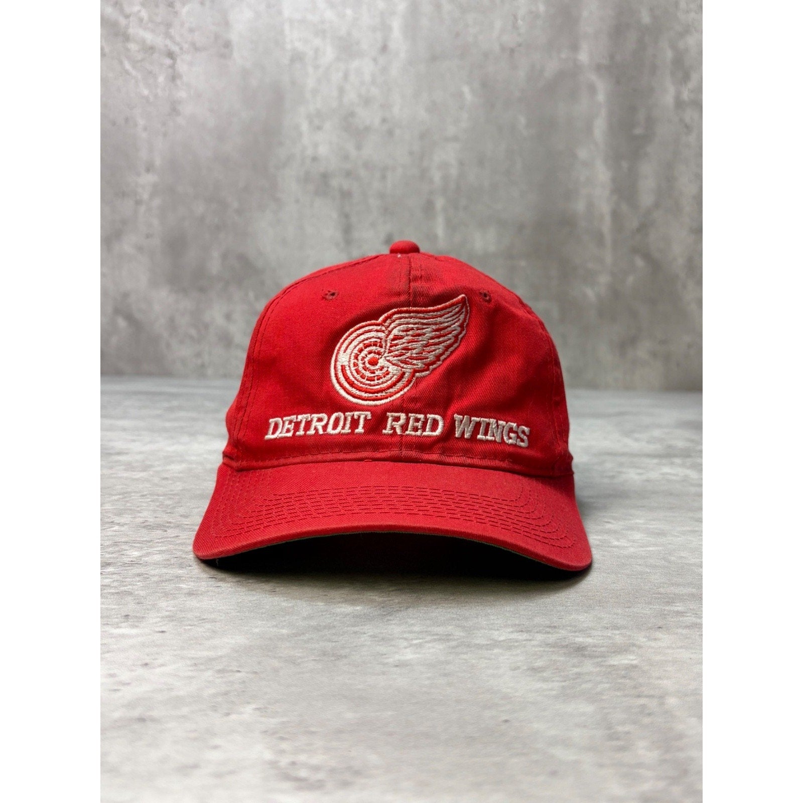 Vintage 90s Detroit Red Wings NHL Embroidered Logo Snapback Hat OSFA