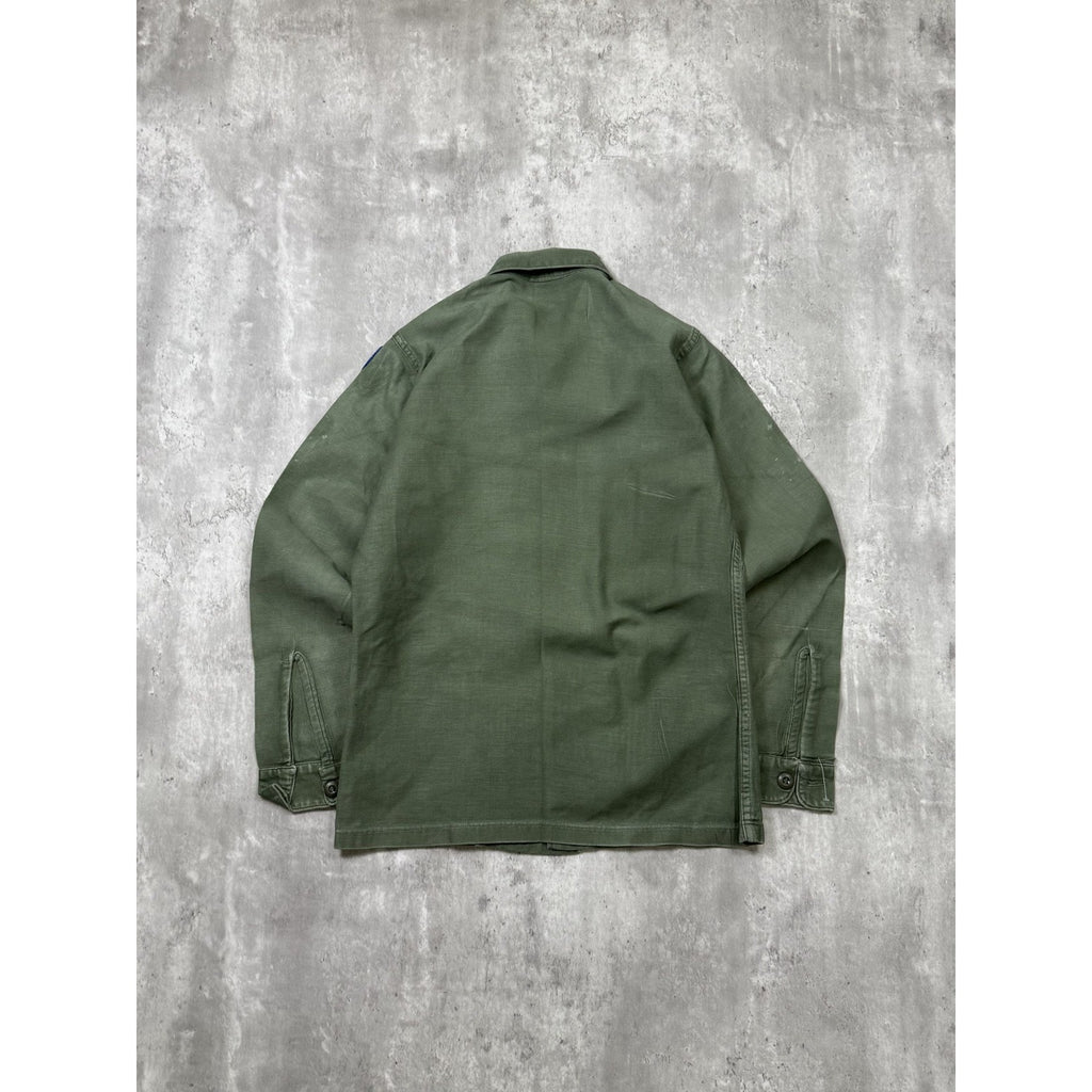 Vintage US Army Patched OG-107 Button Up Shirt Size Medium