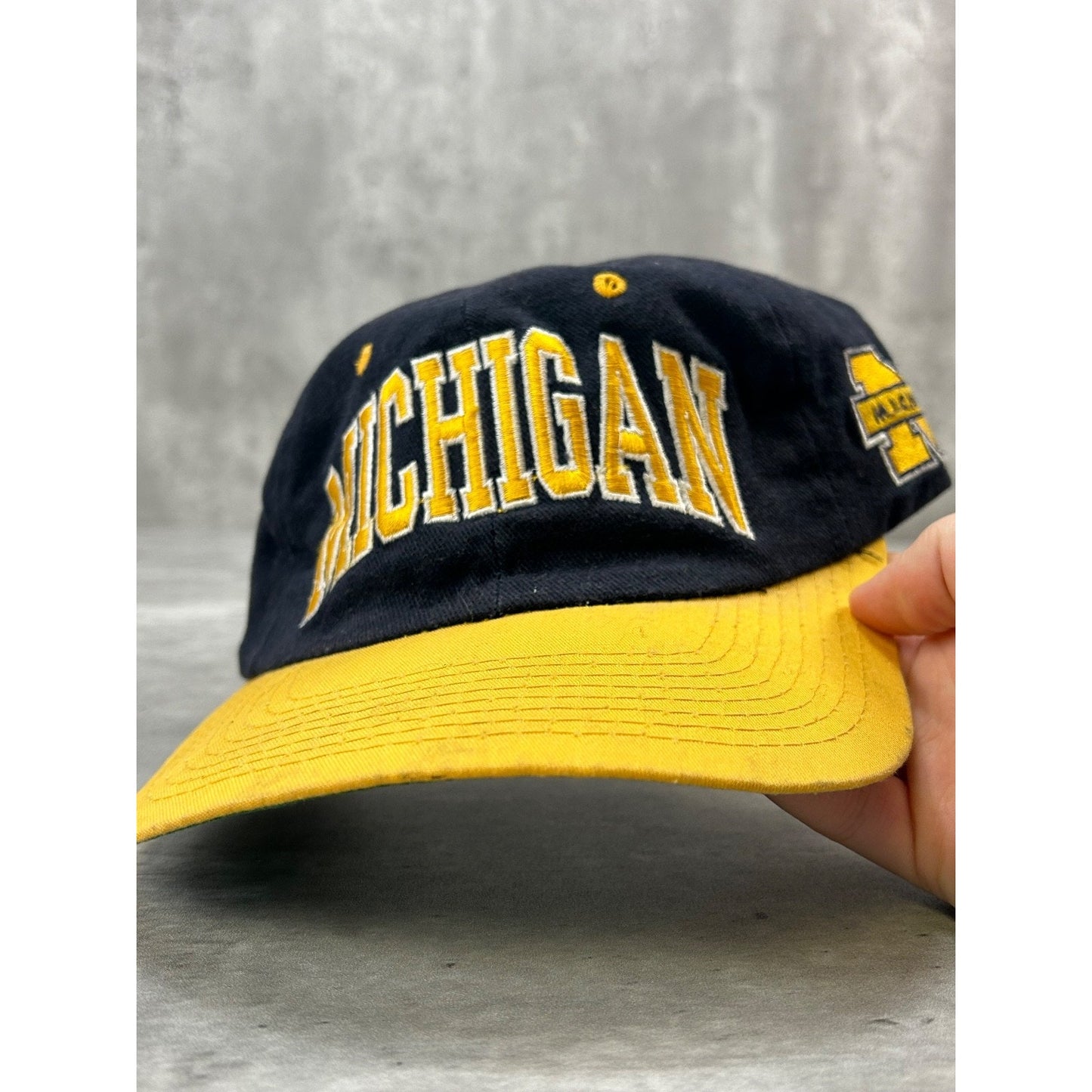 Vintage 90s Michigan Wolverines NCAA Starter Arc Spellout YOUTH Strapback Hat