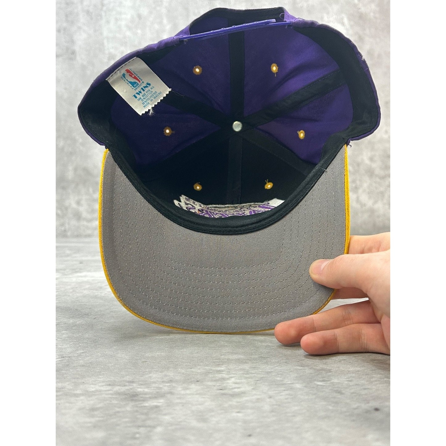 Vintage 90s Los Angeles Lakers NBA Embroidered Logo Snapback Hat OSFA