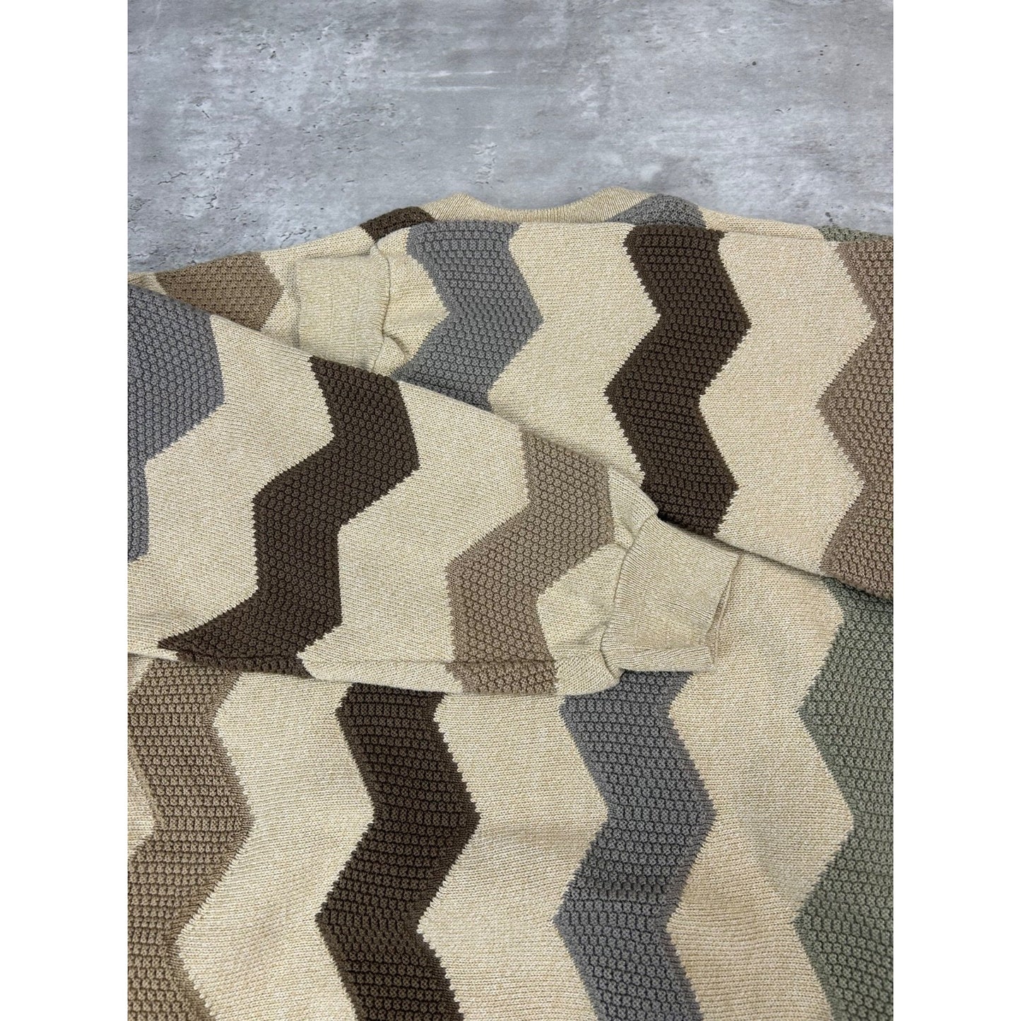 Vintage 90s Tundra Zig Zag Striped Print Pullover Knit Sweater Size Medium