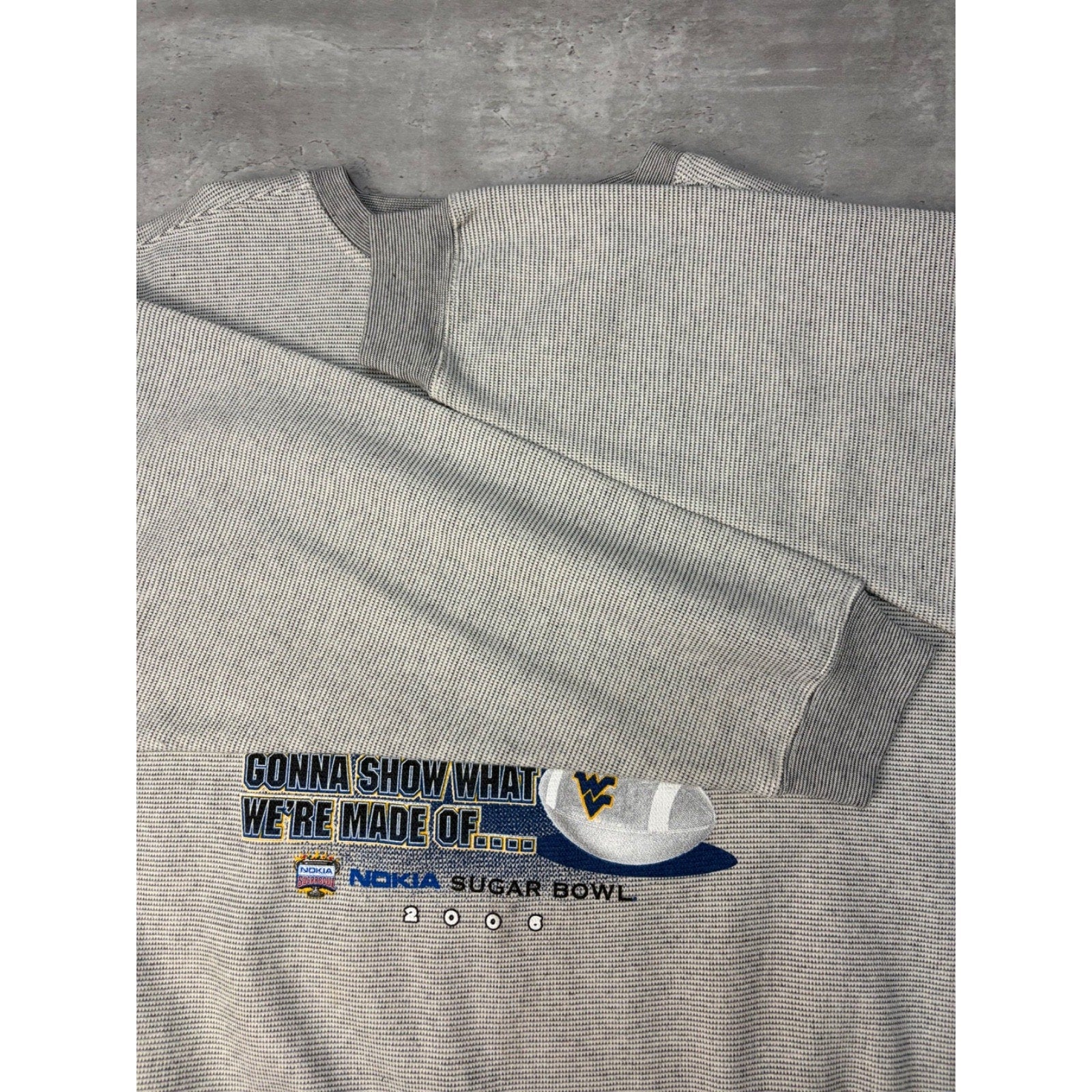 Vintage 2006 West Virginia Mountaineers NCAA Graphic Spellout Sweatshirt Size XL