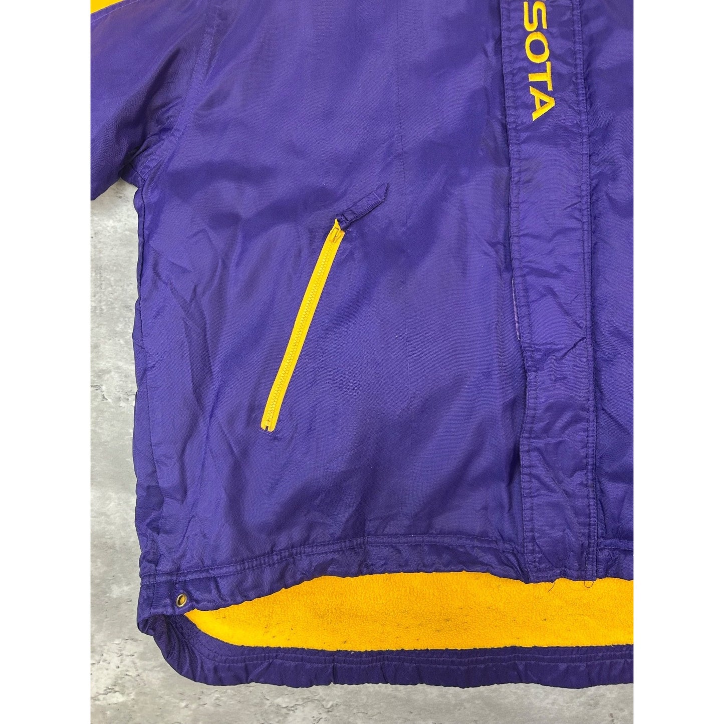 Vintage Minnesota Vikings NFL Insulated Full Zip Football Jacket Size Large