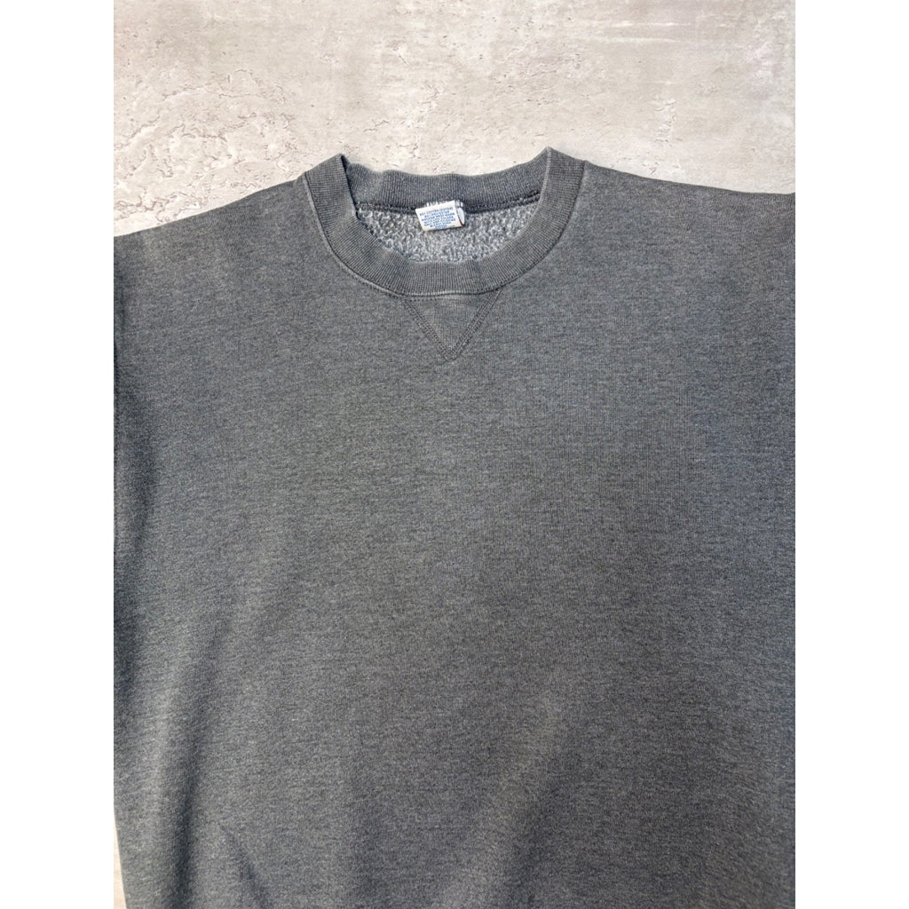 Vintage 90s Russell Athletics Black Pullover Crewneck Sweatshirt Size Medium