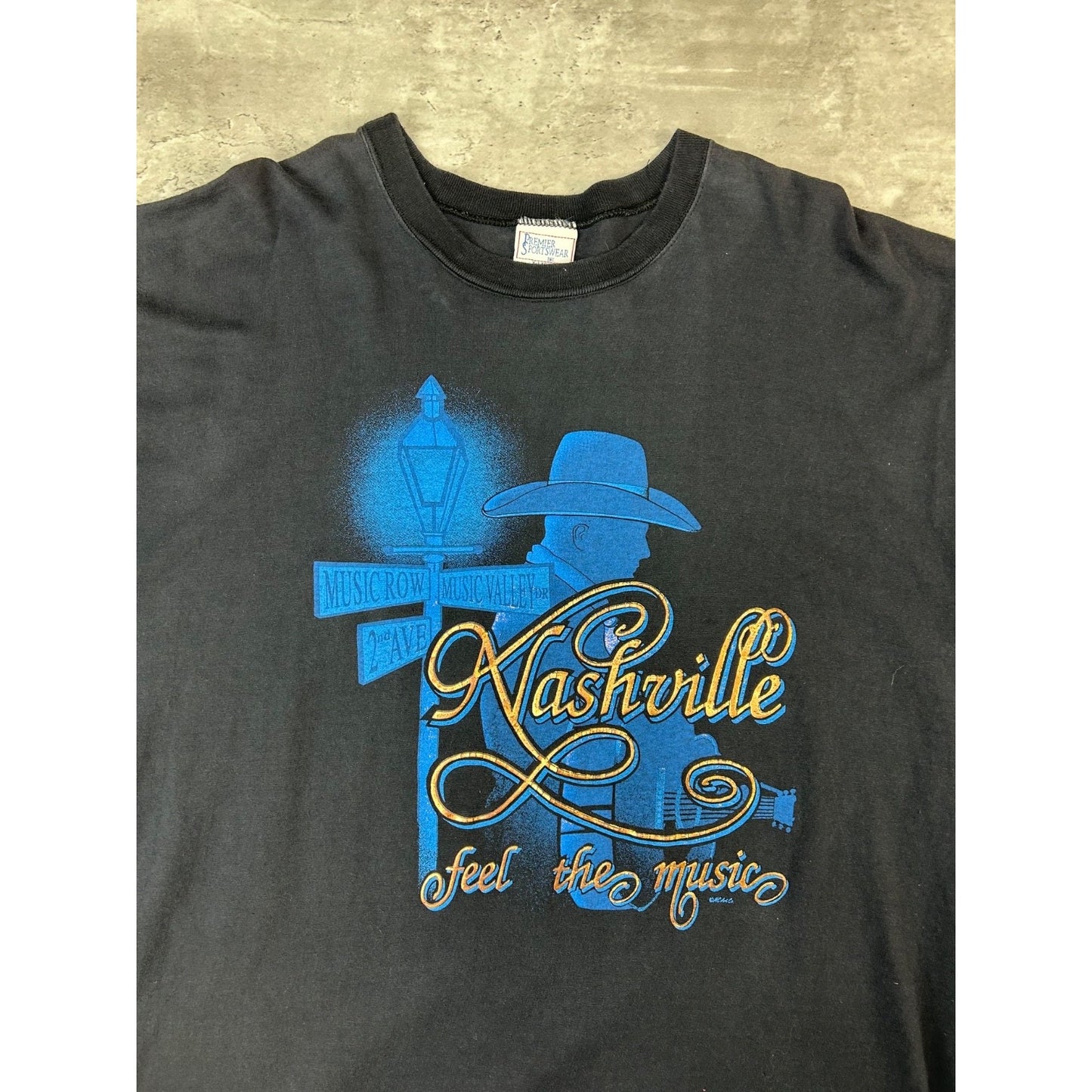 Vintage 90s Nashvilles Tennessee The City Of Music Destination T-Shirt Size XL