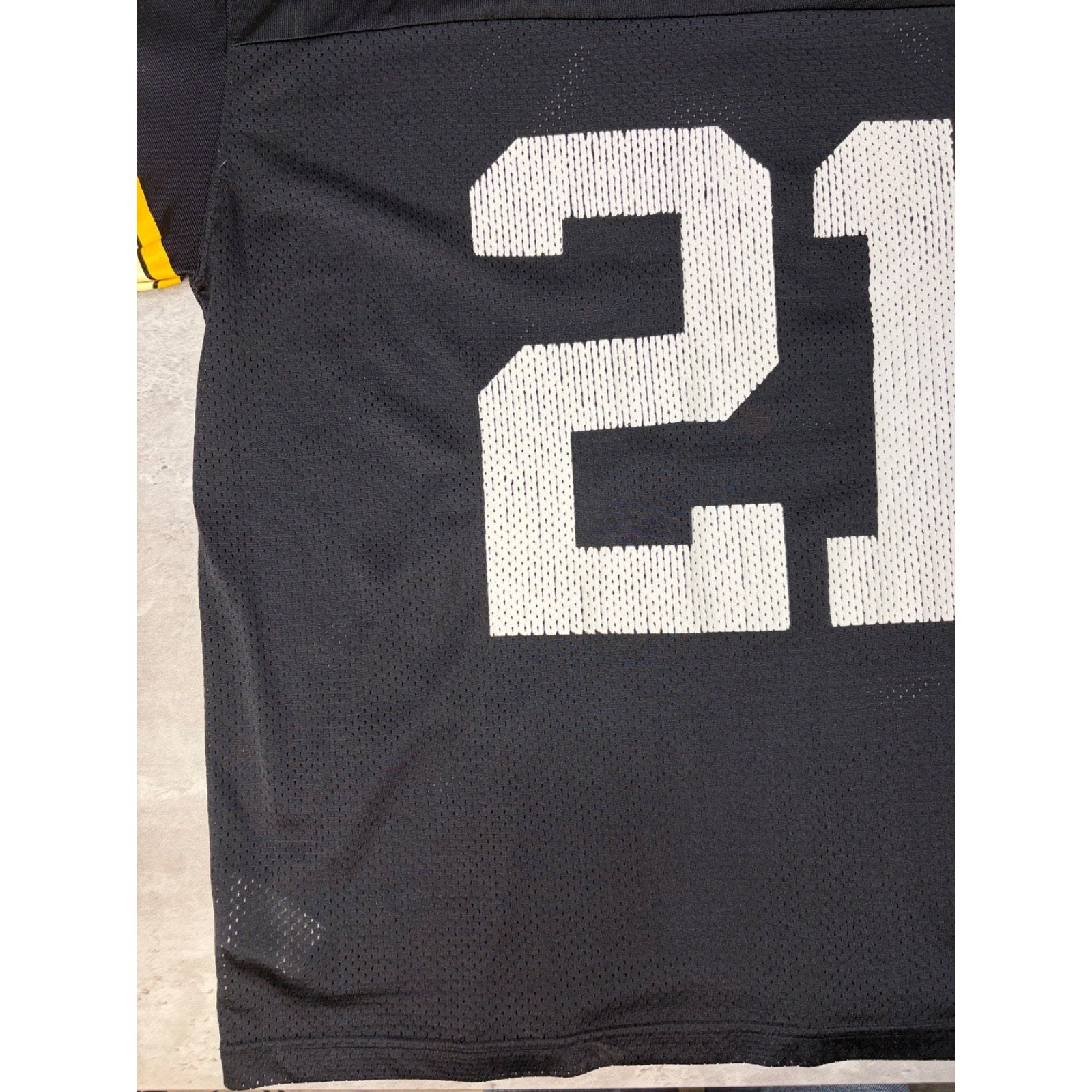 Vintage Iowa Hawkeyes #21 NCAA Adidas Black Football Jersey Size Large