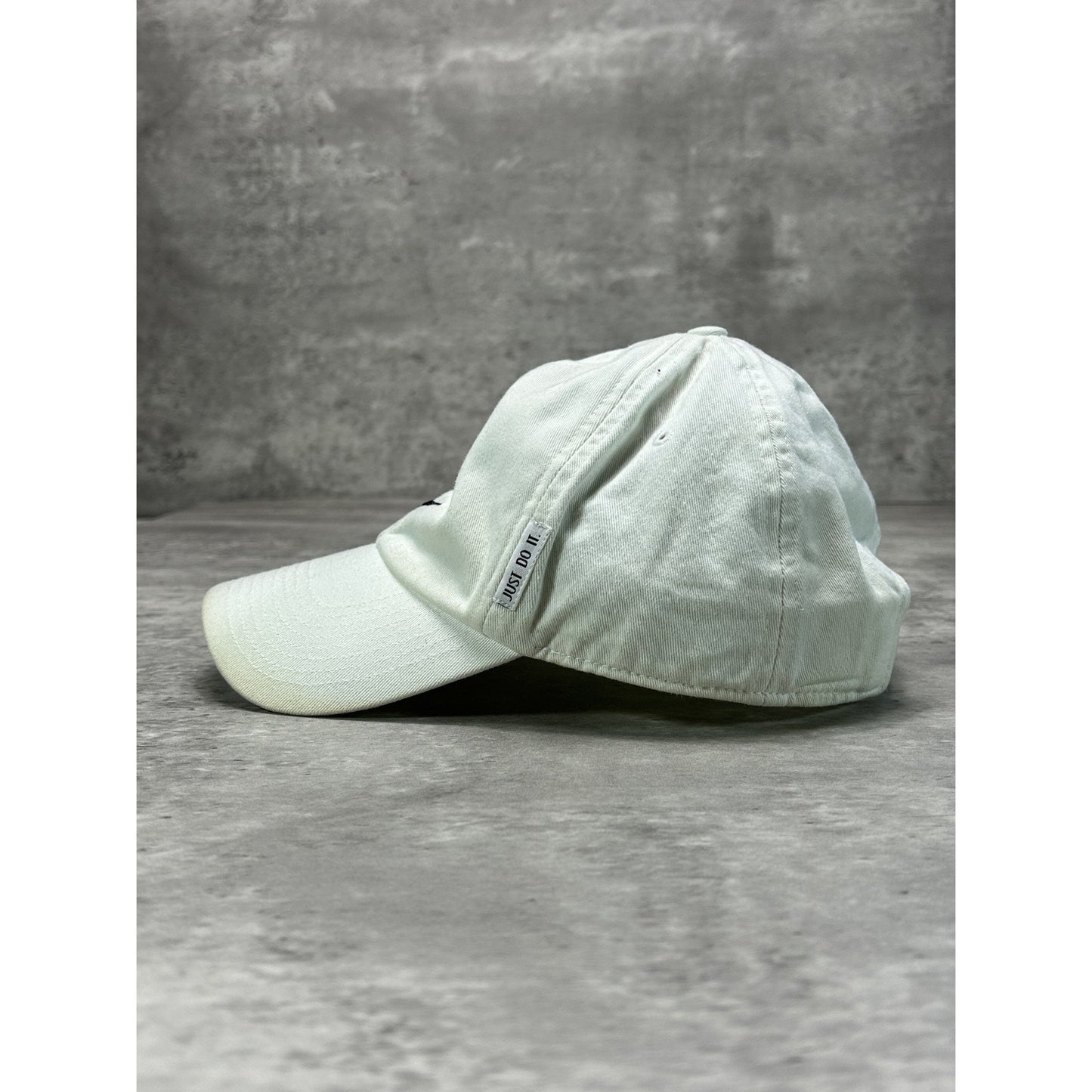 Vintage 2000s Nike Embroidered Mini Swoosh Strapback Hat OSFA White