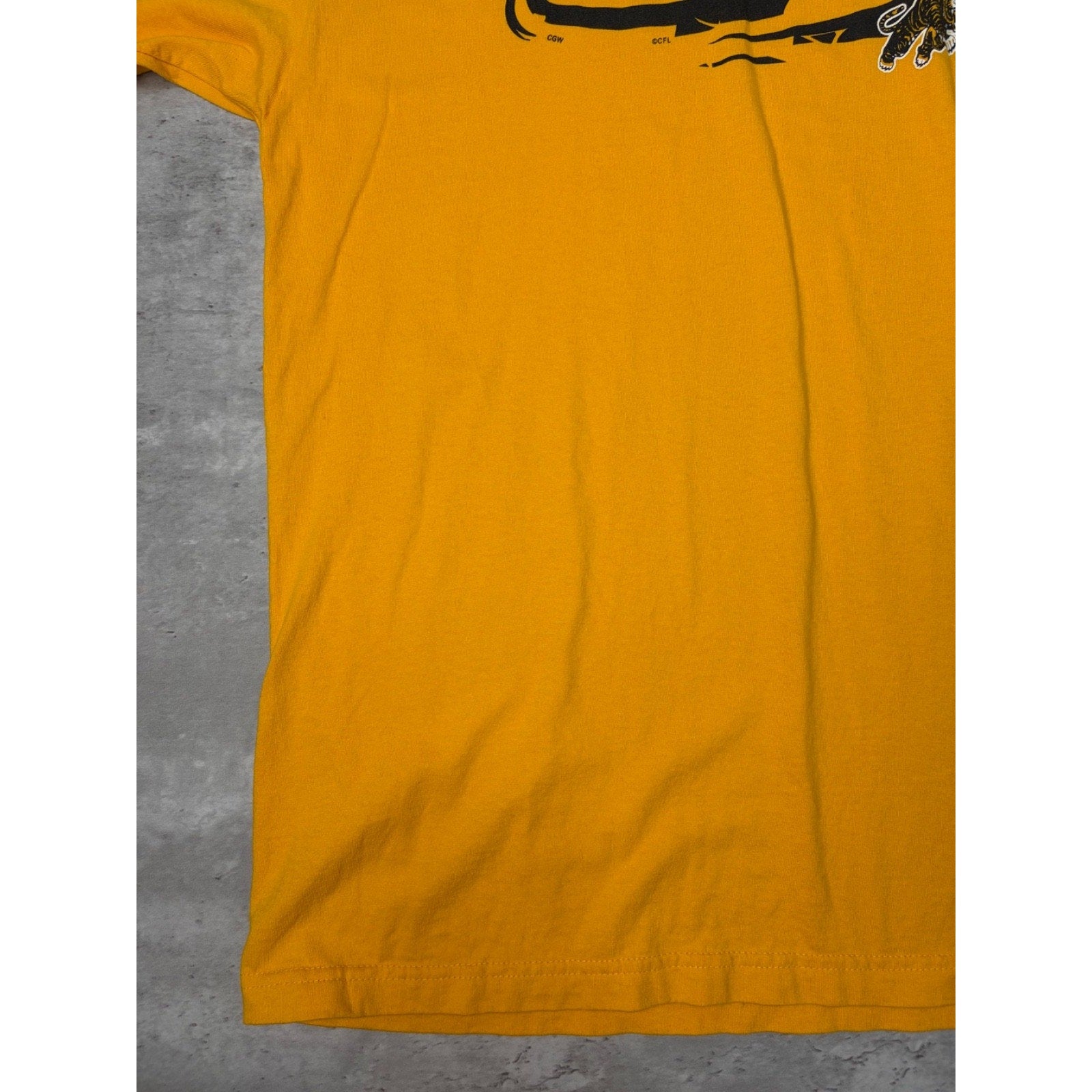 Vintage 90s Hamilton Tiger Cats CFL Spellout Logo Graphic T-Shirt Size Large