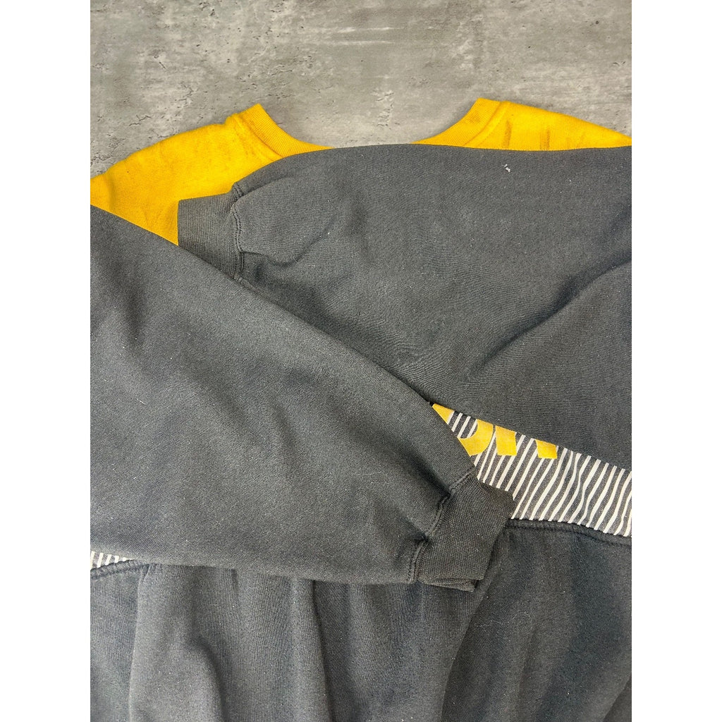 Vintage 80s/90s Reebok Graphic Spellout Crewneck Sweatshirt Size Medium