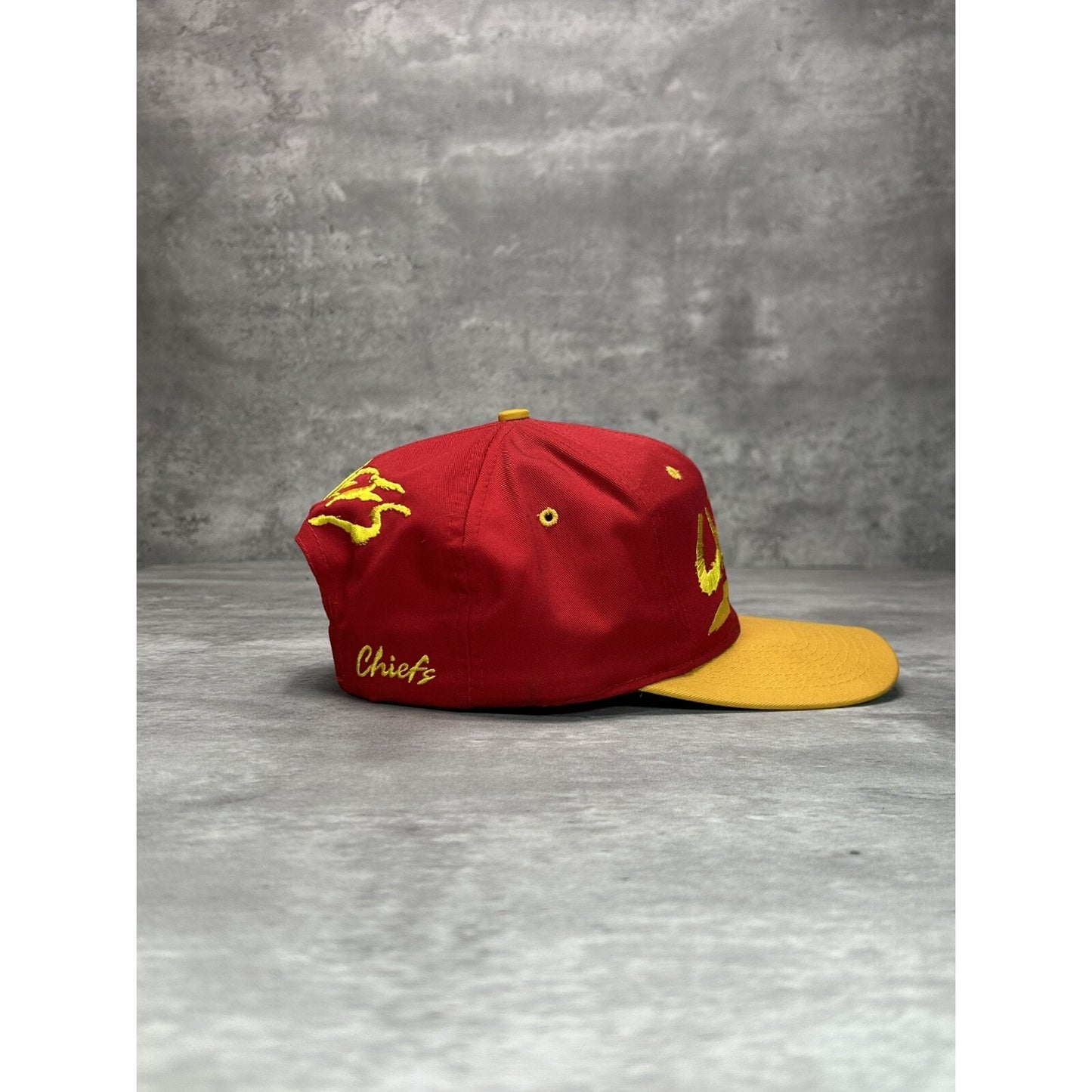 Vintage 90s Kansas City Chiefs NFL Embroidered Spellout Snapback Hat OSFA Red