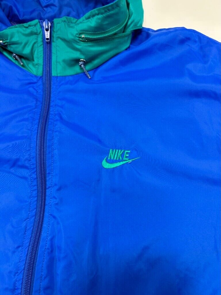 Vintage 80s/90s Nike Embroidered Logo Nylon Windbreaker Jacket Size Medium