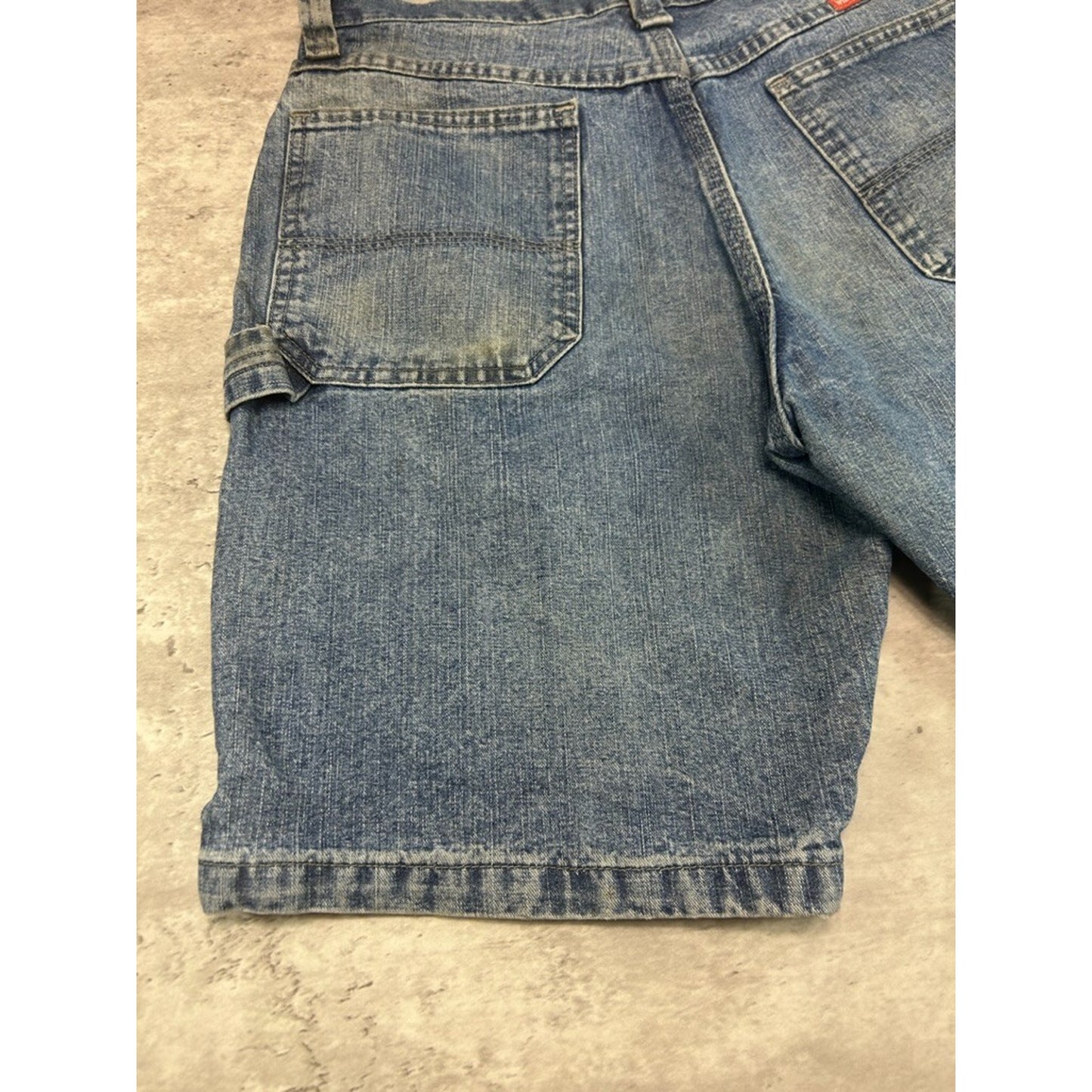 Vintage Wrangler Medium Wash Denim Workwear Carpenter Shorts Size 32 Blue