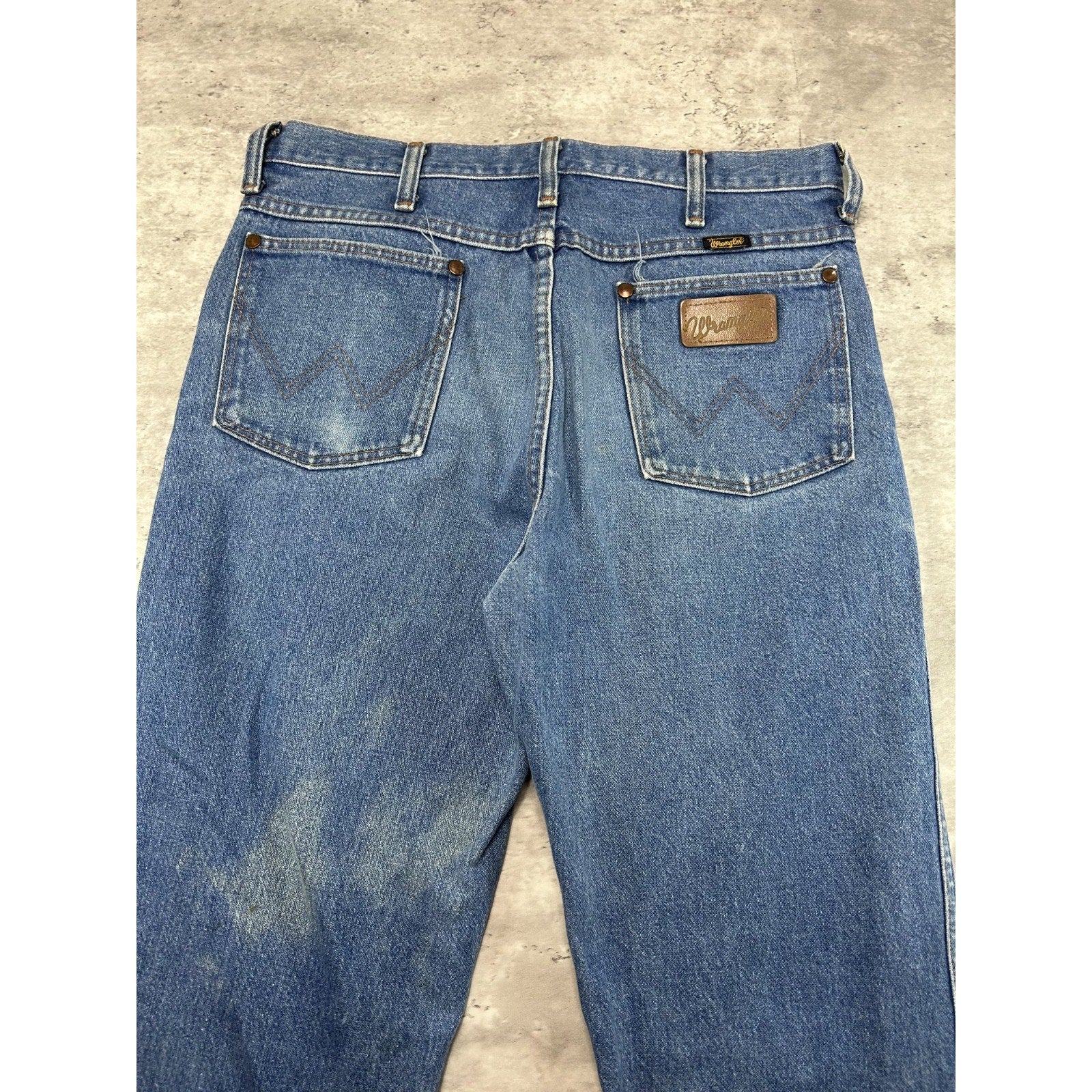 Vintage 70s/80s Wrangler Straight Fit Medium Wash Denim Pants Size 32 Blue