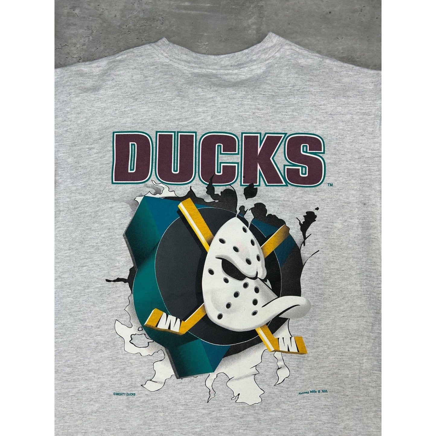 Vintage 90s Anaheim Mighty Ducks NHL Chest Buster Graphic T-Shirt Size Large