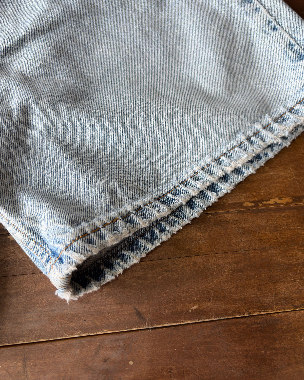 Vintage 90s Womens Levis 950 White Tab Light Wash Denim Shorts Size 30