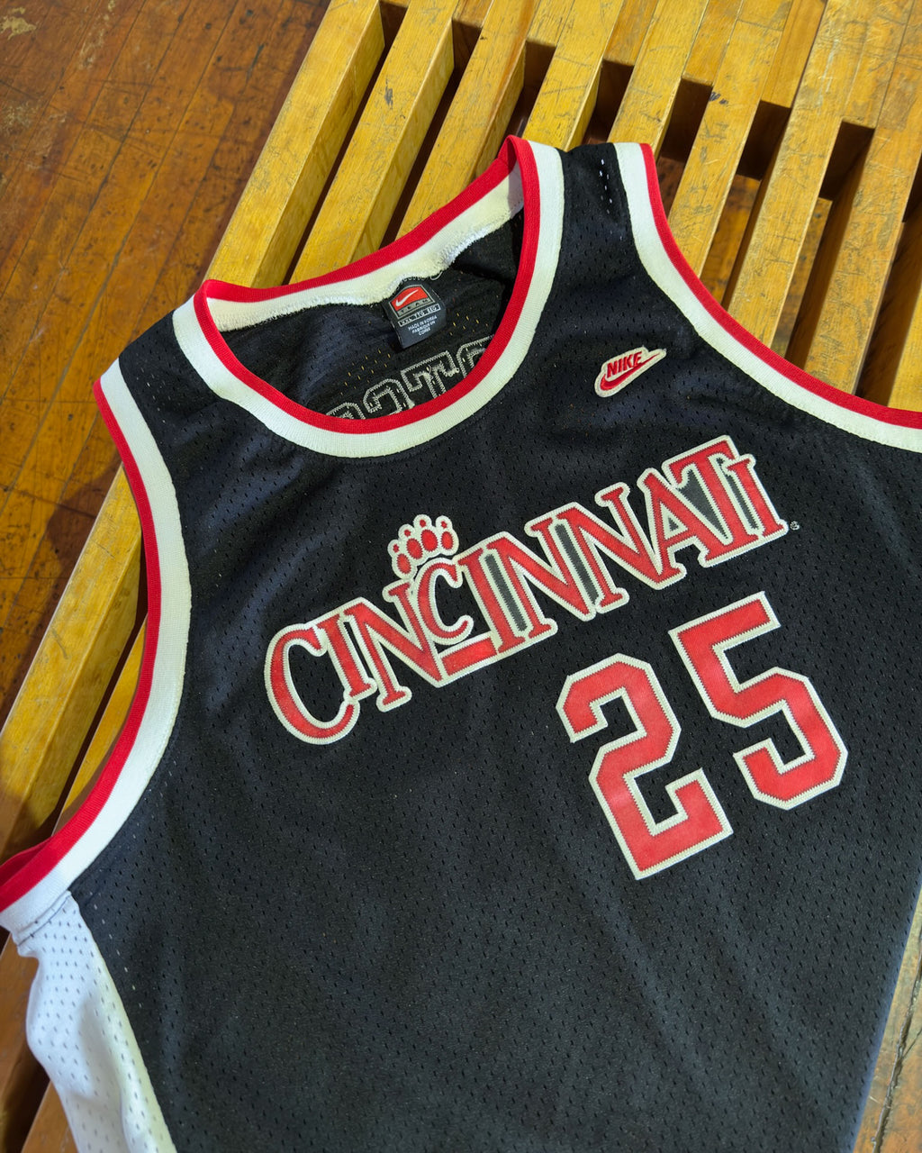 Vintage Danny Fortson #25 Cincinnati Bearcats NCAA Collegiate Basketball Jersey Size 2XL