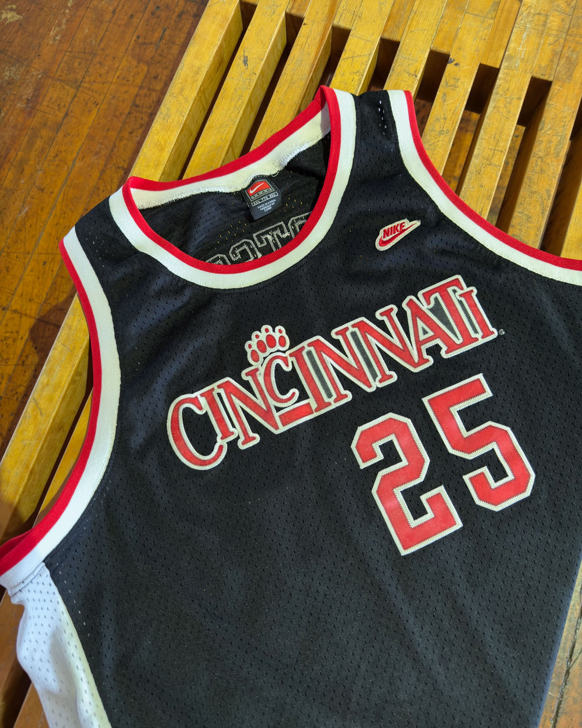 Vintage Danny Fortson #25 Cincinnati Bearcats NCAA Collegiate Basketball Jersey Size 2XL