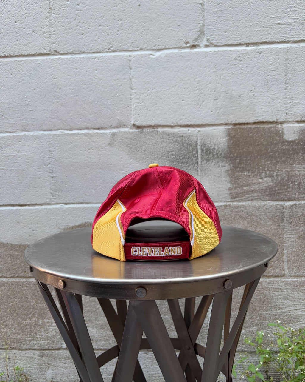 Vintage Cleveland Cavaliers NBA Embroidered Logo Strapback Hat OSFA