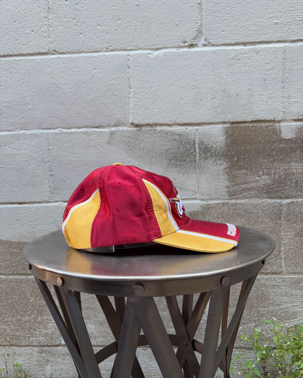 Vintage Cleveland Cavaliers NBA Embroidered Logo Strapback Hat OSFA