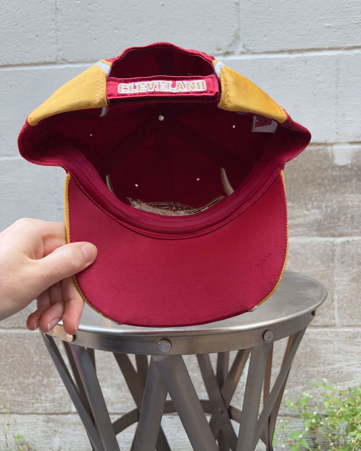 Vintage Cleveland Cavaliers NBA Embroidered Logo Strapback Hat OSFA