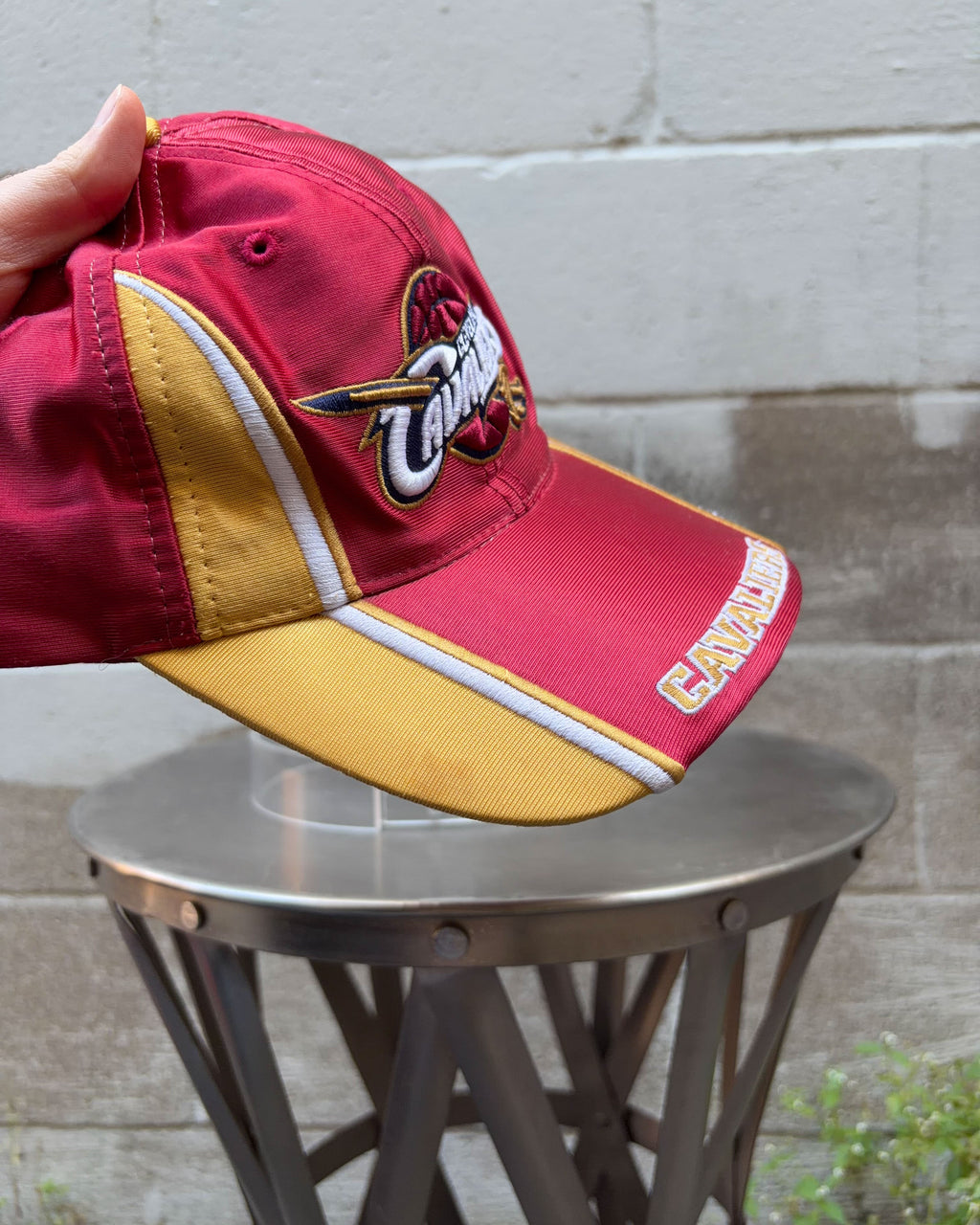 Vintage Cleveland Cavaliers NBA Embroidered Logo Strapback Hat OSFA