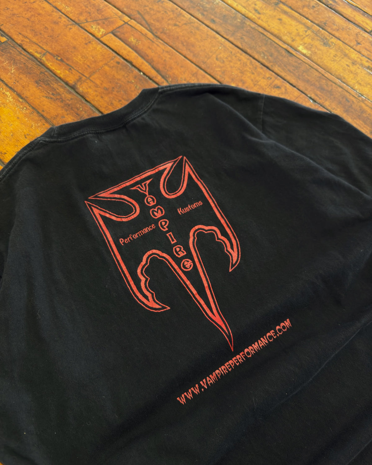 Vintage 90s Wes Benscoter Vampire Demon Graphic T-Shirt Size Large