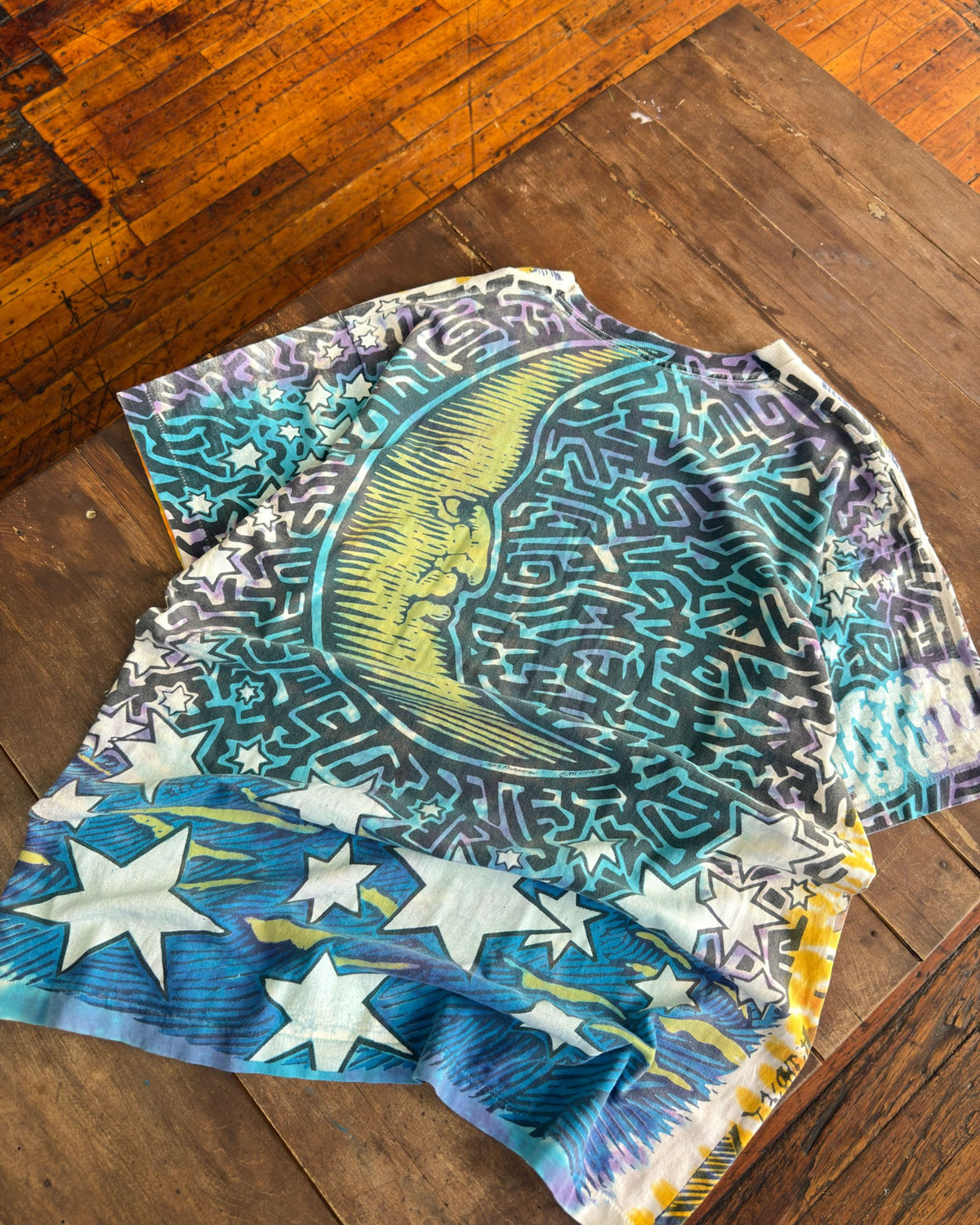 Vintage 1992 Sun & Moon Liquid Blue All Over Print Graphic T-Shirt Size XL