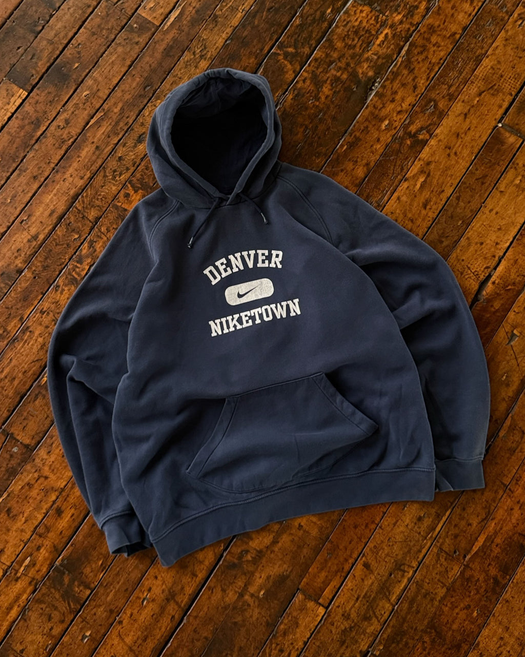 Vintage 2000s Nike Denver Niketown Swoosh Graphic Hooded Sweatshirt Size 2XL