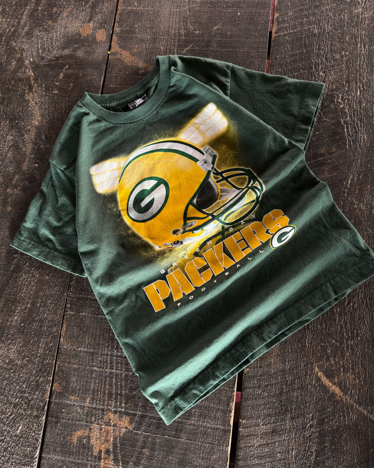 Vintage Youth Green Bay Packers NFL Helmet Graphic Football T-Shirt Size Medium