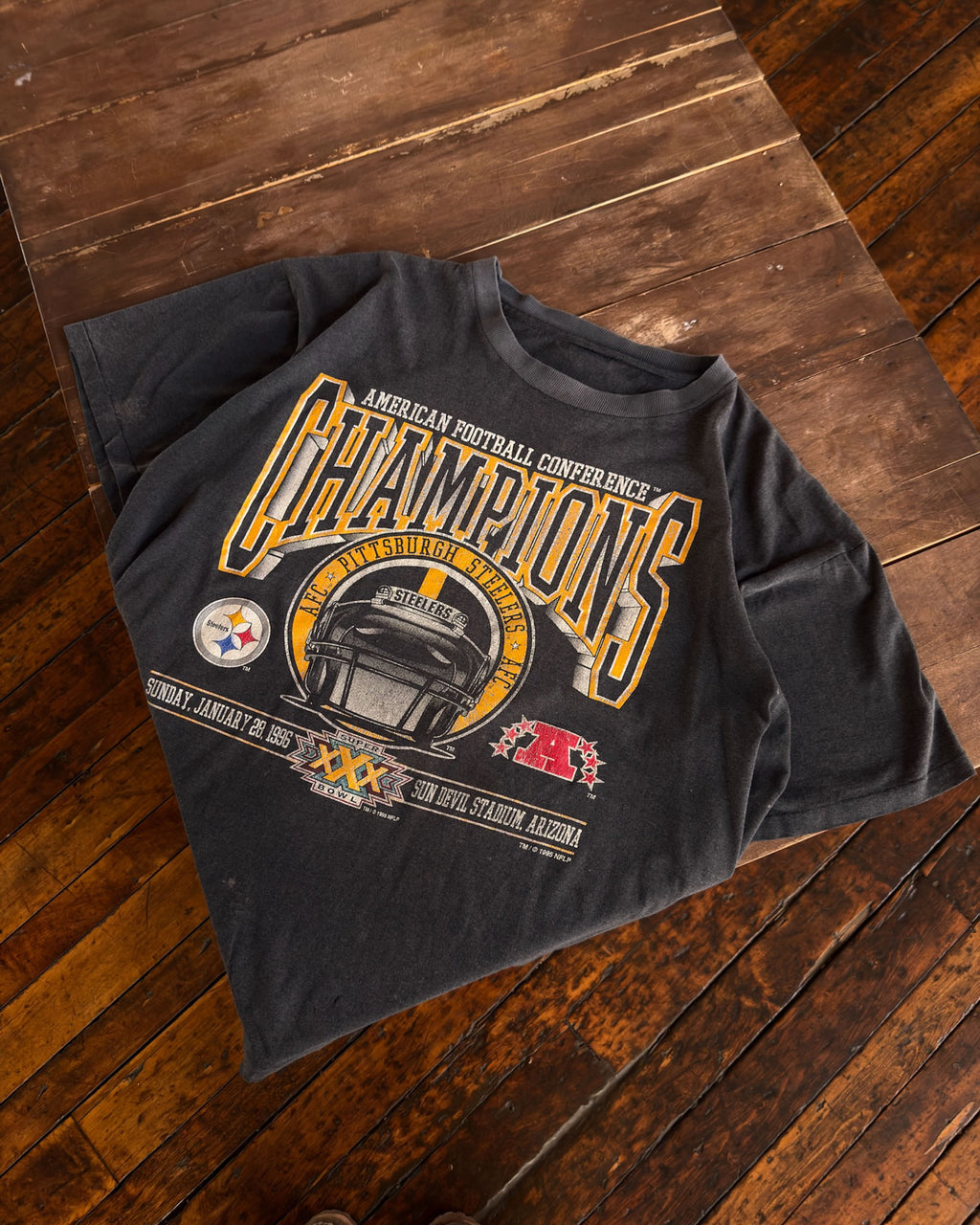 Vintage 1996 Pittsburgh Steelers NFL AFC Champions Helmet Graphic T-Shirt Size