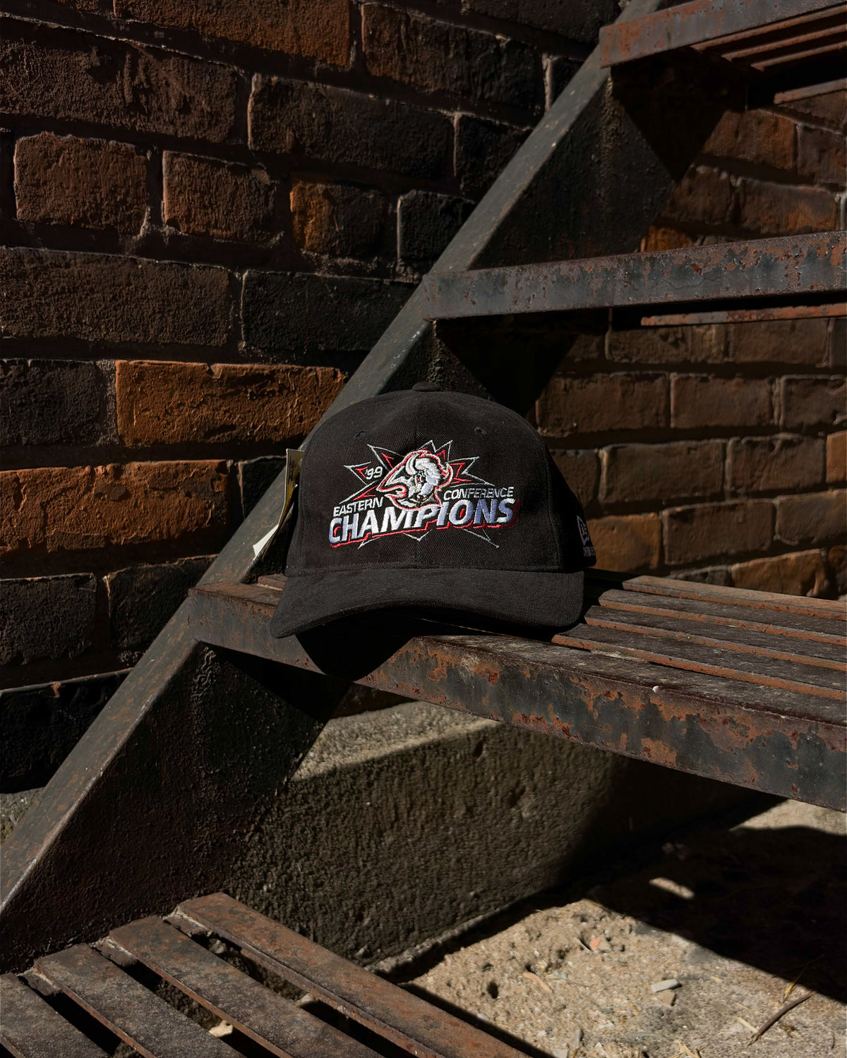 Vintage 1999 Buffalo Sabres NHL Eastern Conference Champs New Era Snapback Hat Size OSFA