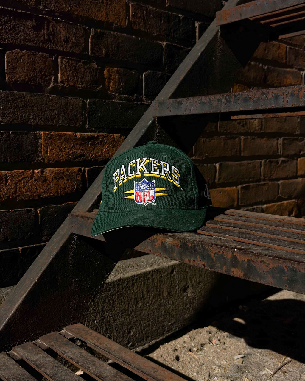 Vintage 90s Green Bay Packers NFL Embroidered Logo Athletic Diamond Snapback Hat Size OSFA